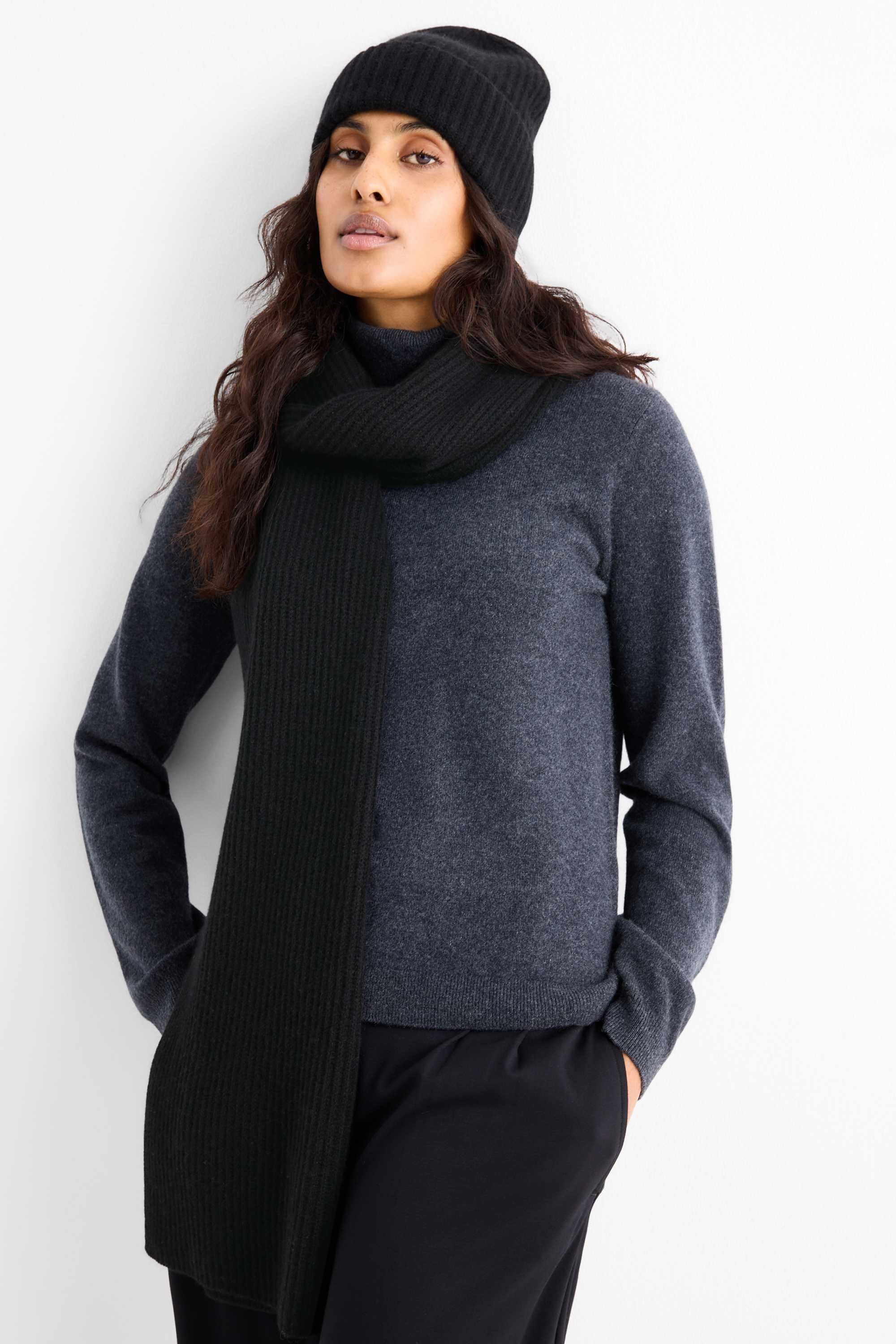 Cashmere scarf - ribbed black