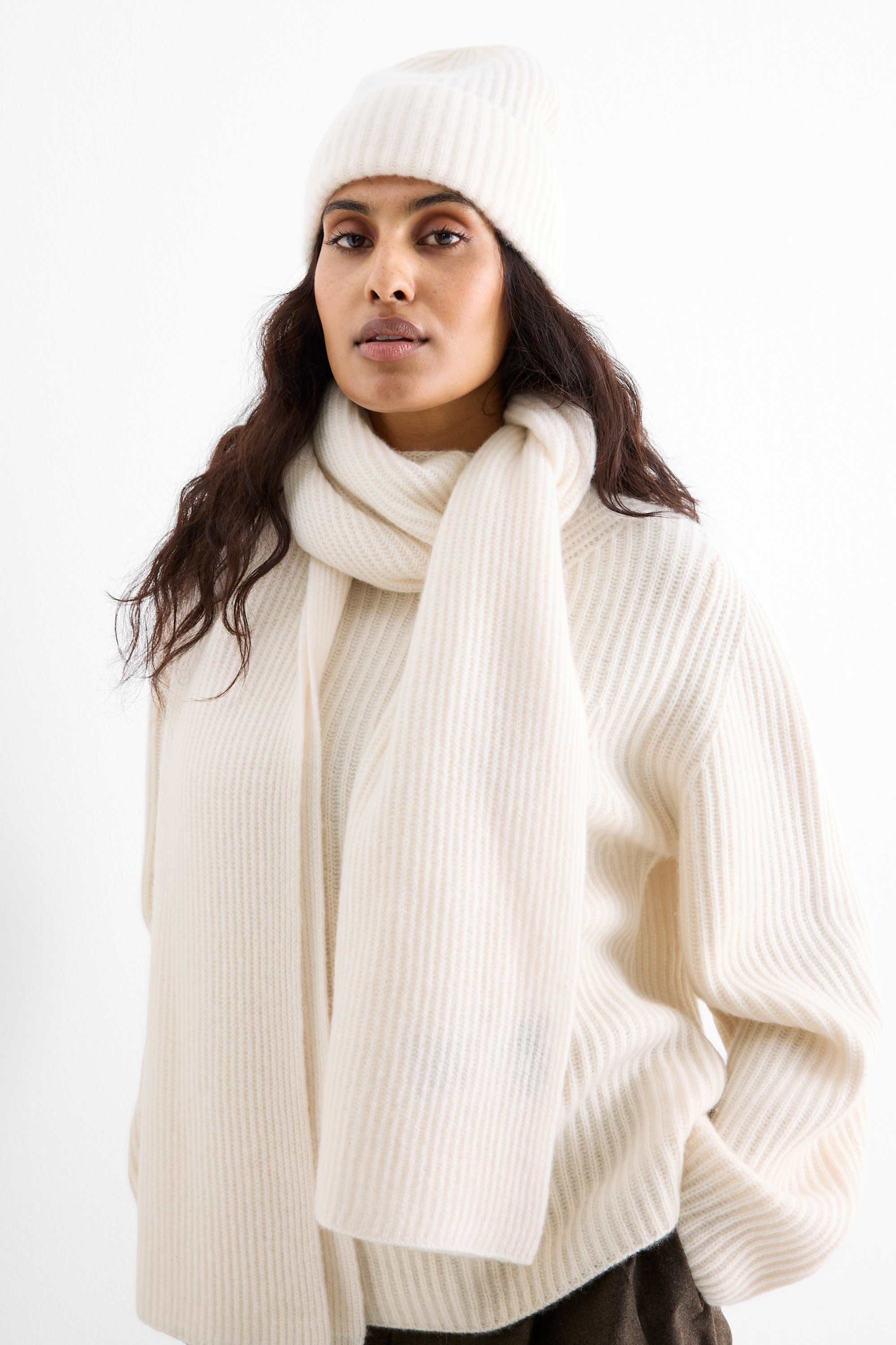 Cashmere scarf - ribbed cremewhite