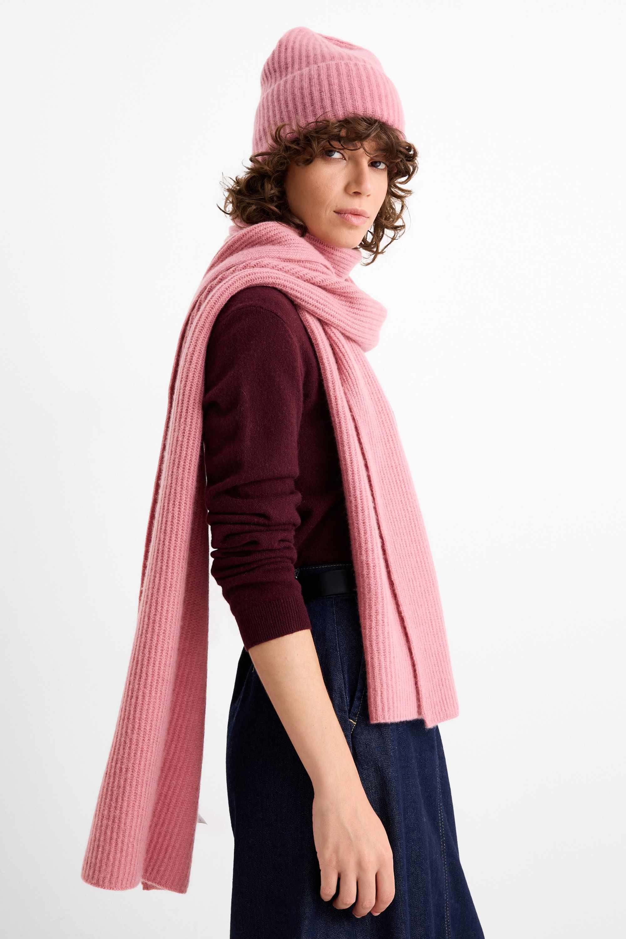 Cashmere scarf - ribbed dark rose