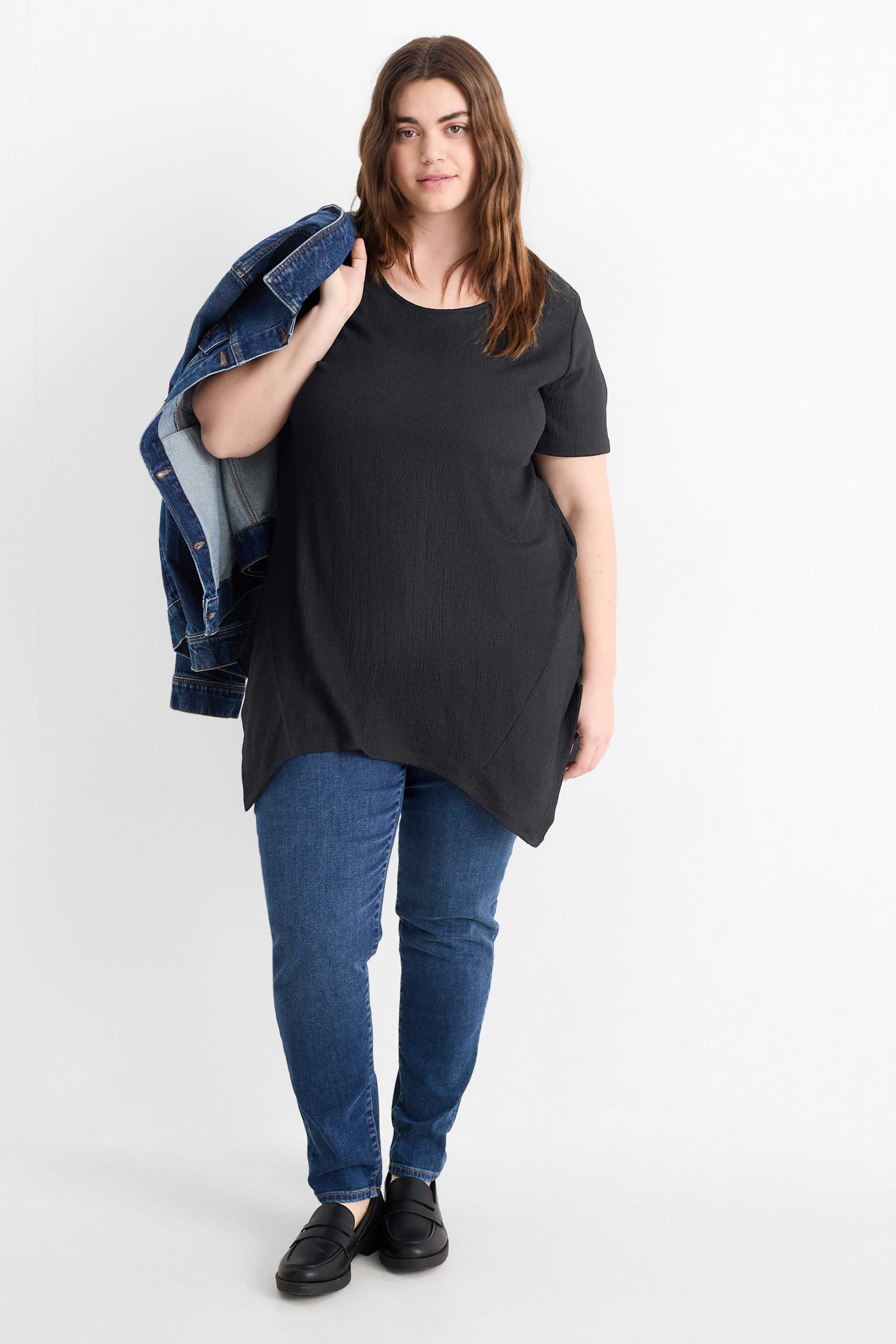 T-shirt - textured black (2)