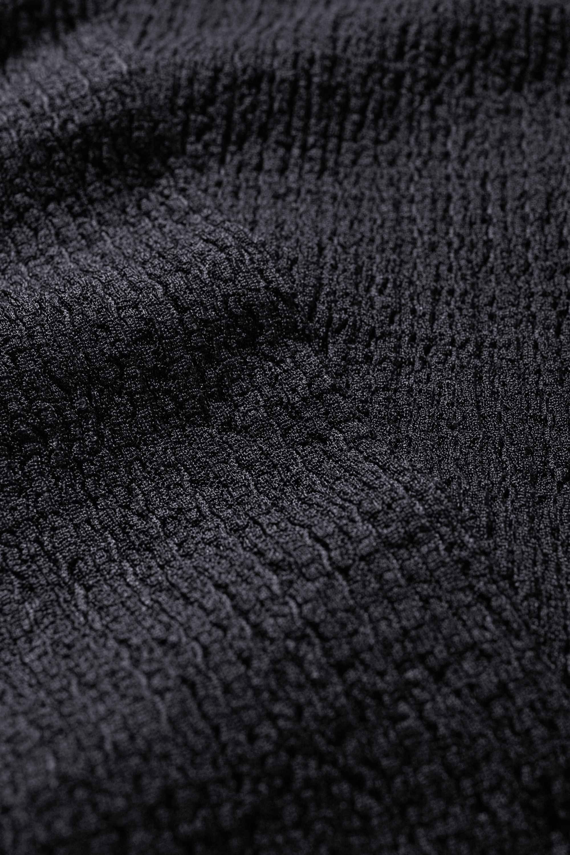 T-shirt - textured black (2)