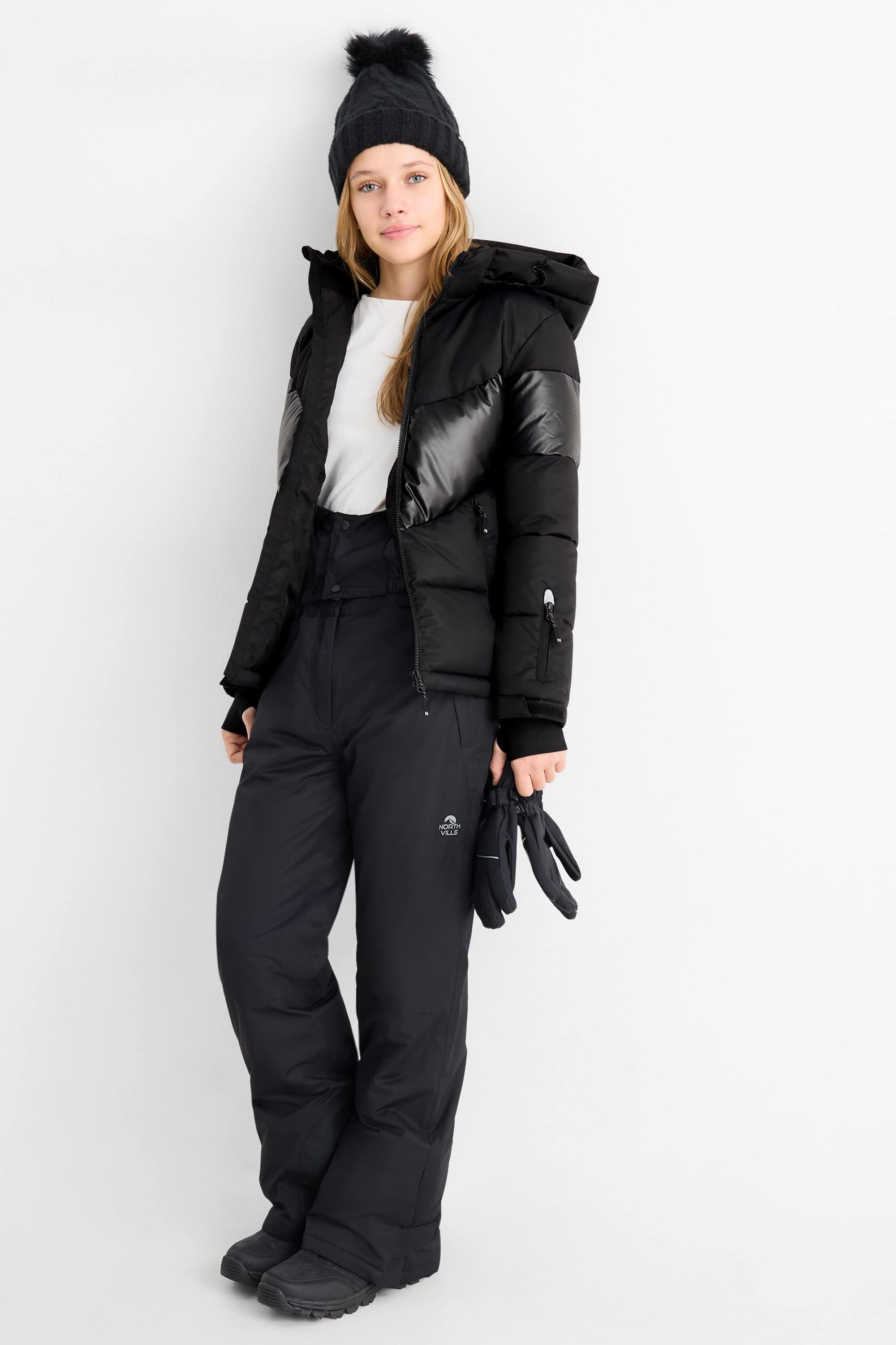 Ski jacket with hood - water-repellent black