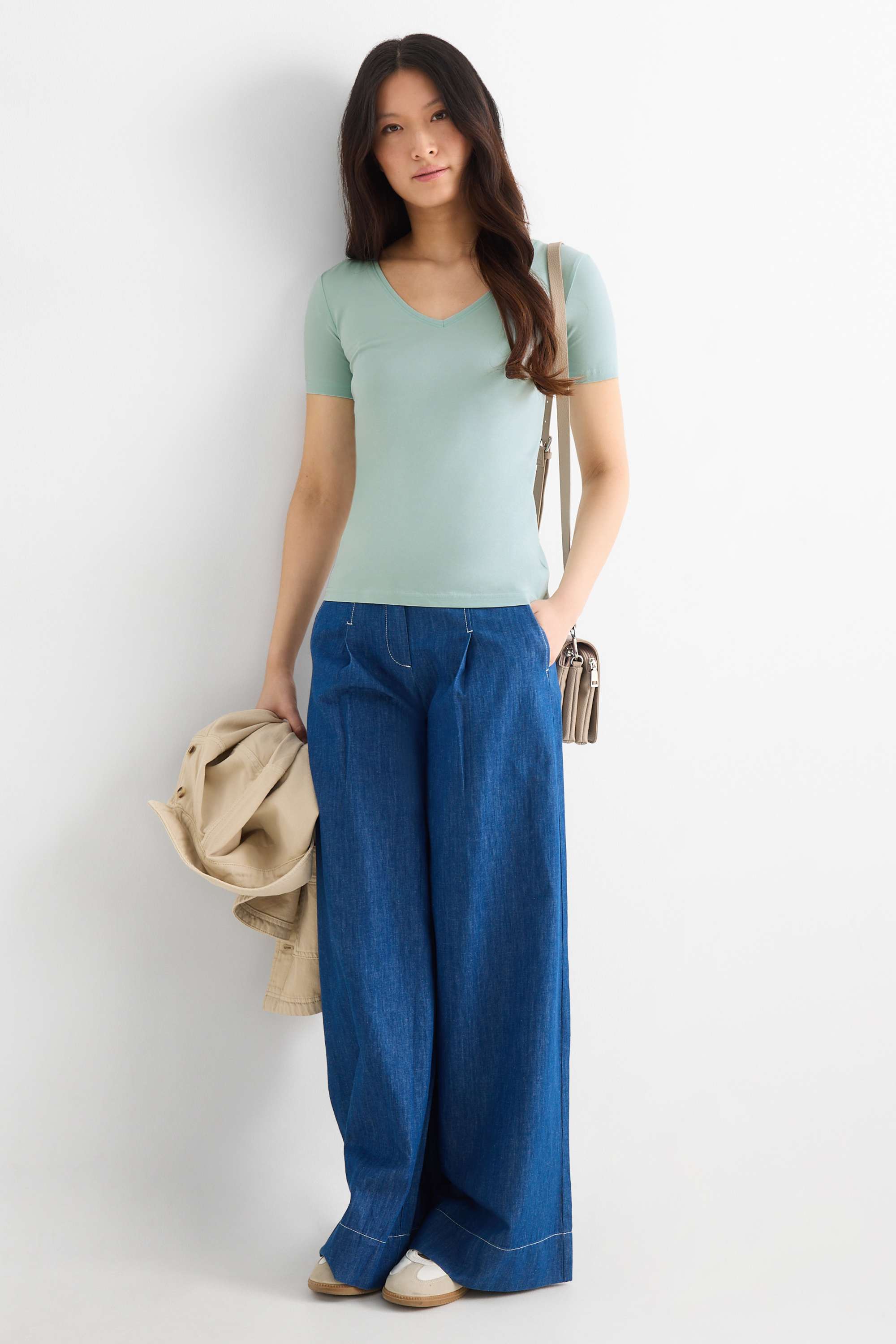 V-neck T-shirt - slim fit mint green