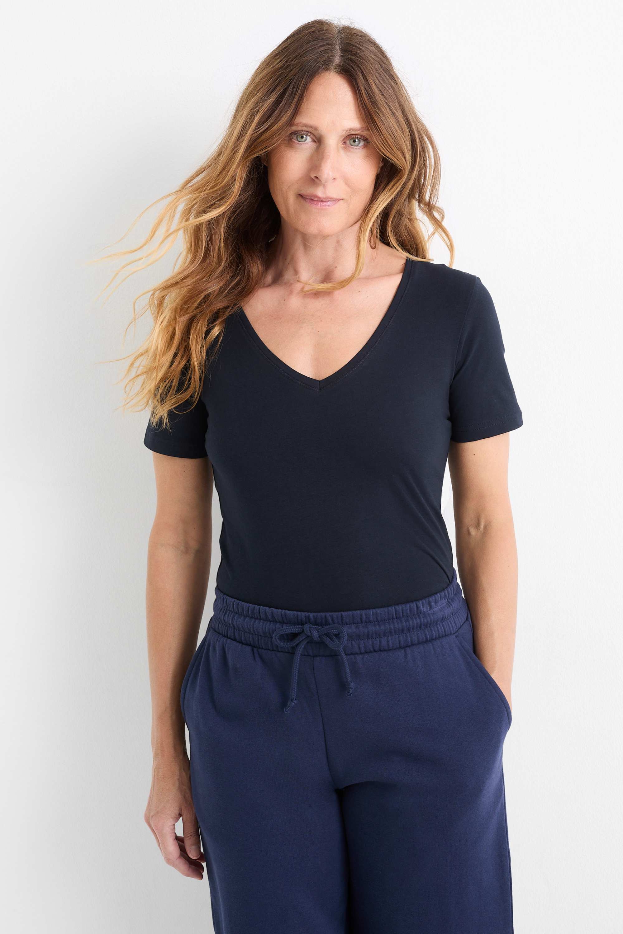 V-neck T-shirt - slim fit dark blue