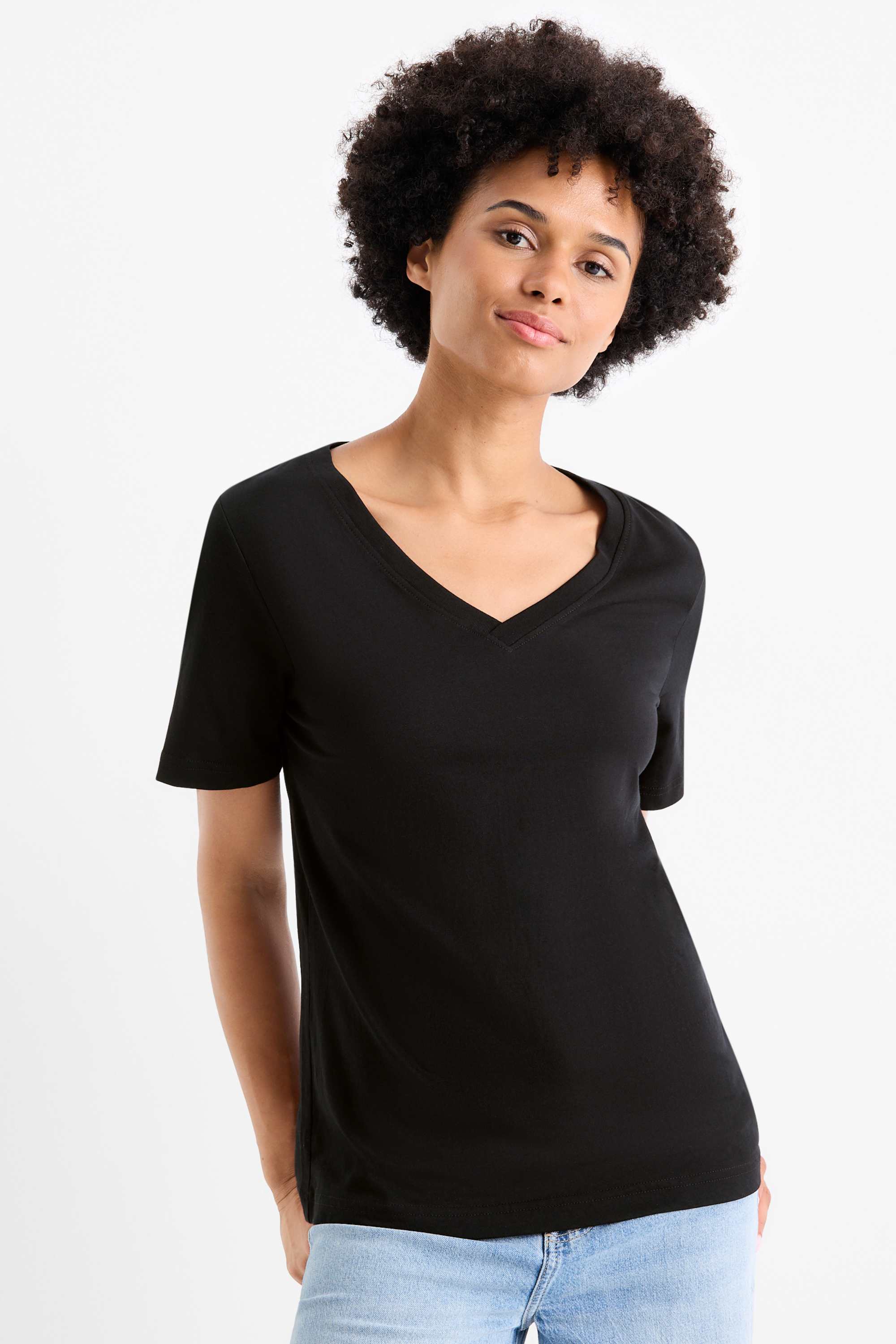 V-neck T-shirt - regular fit black