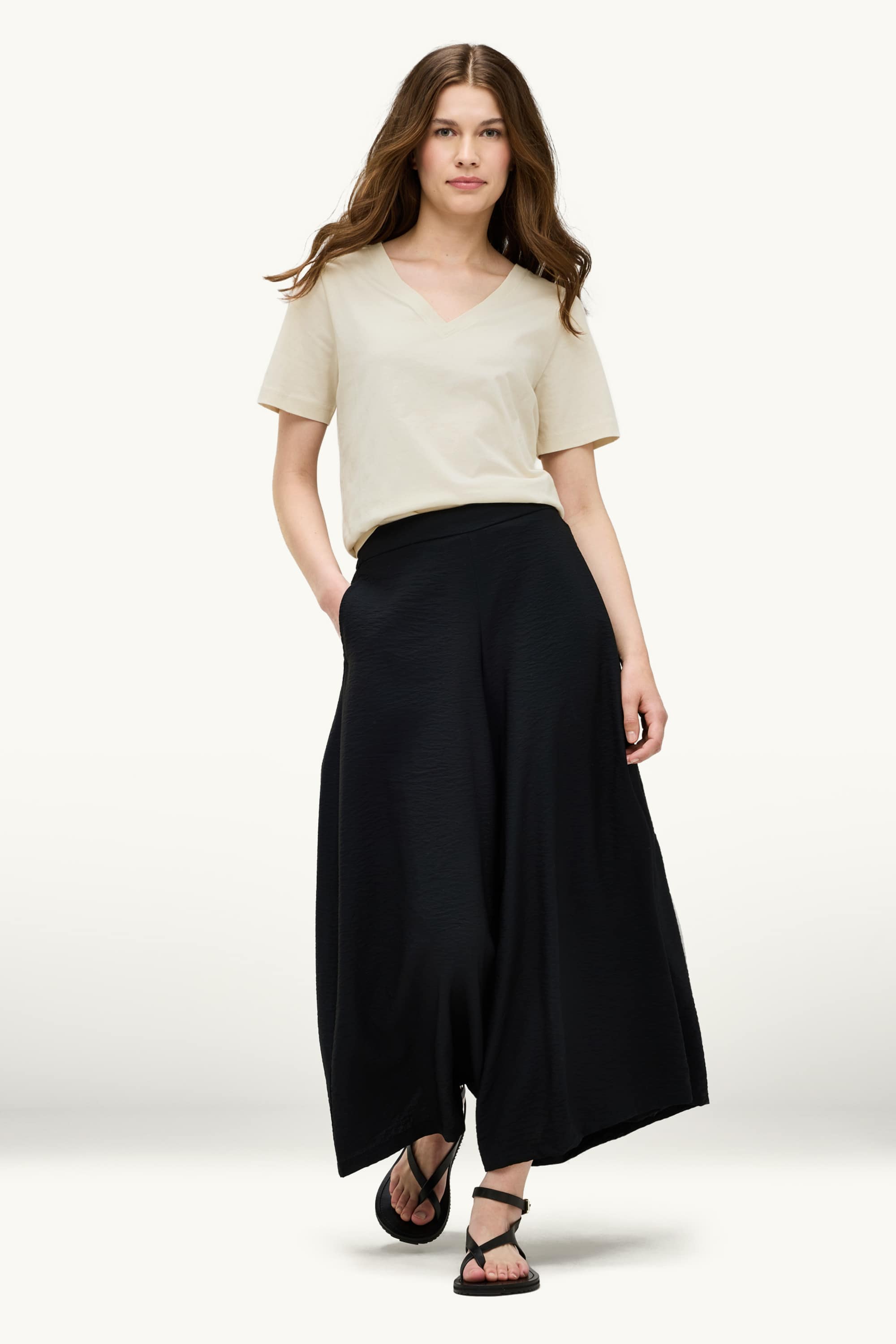 V-neck T-shirt - regular fit creme