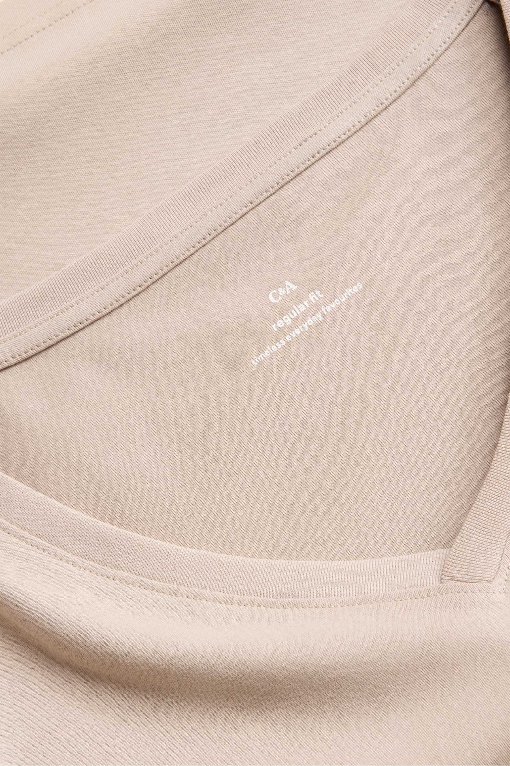 V-neck T-shirt - regular fit beige