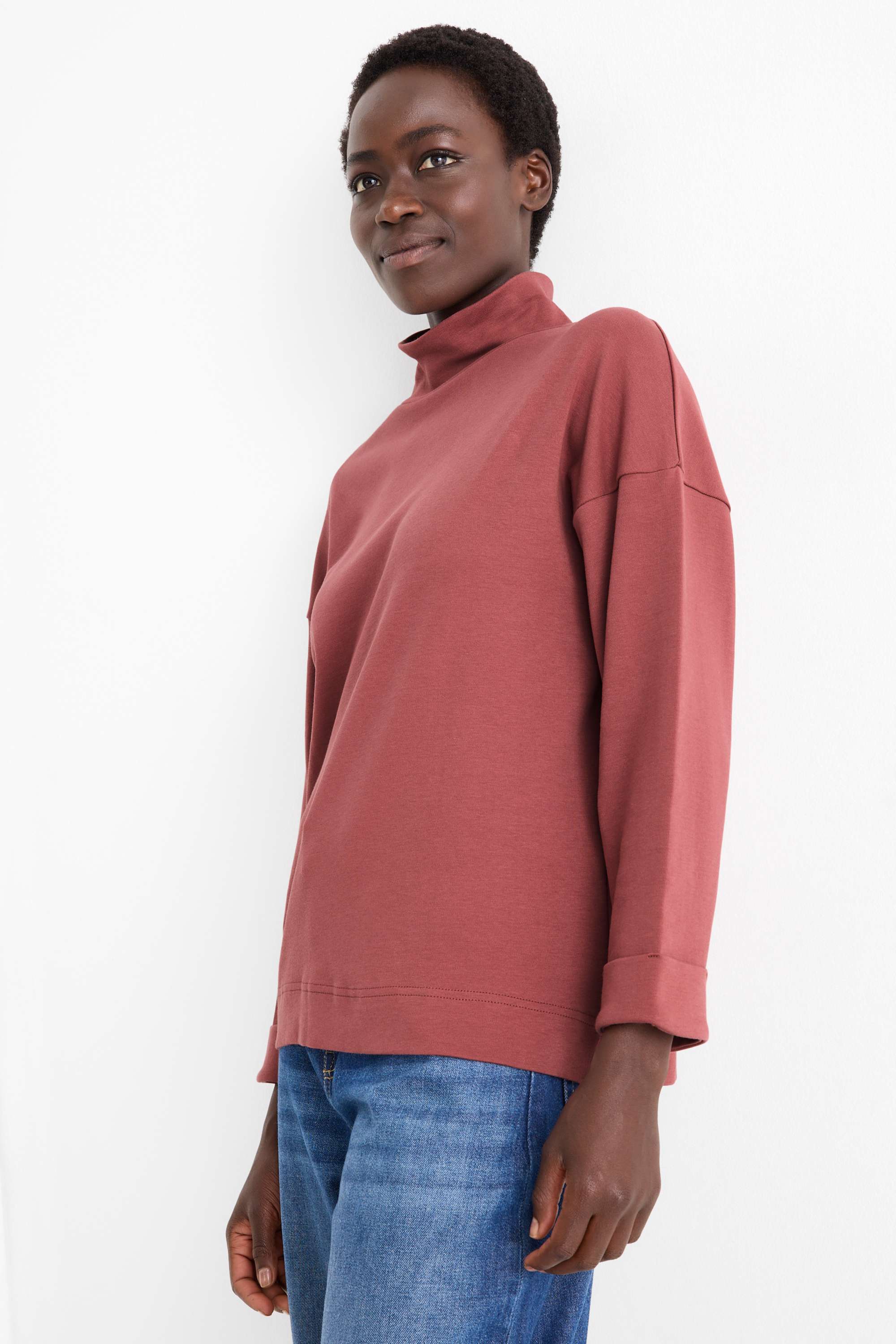 Turtleneck top red