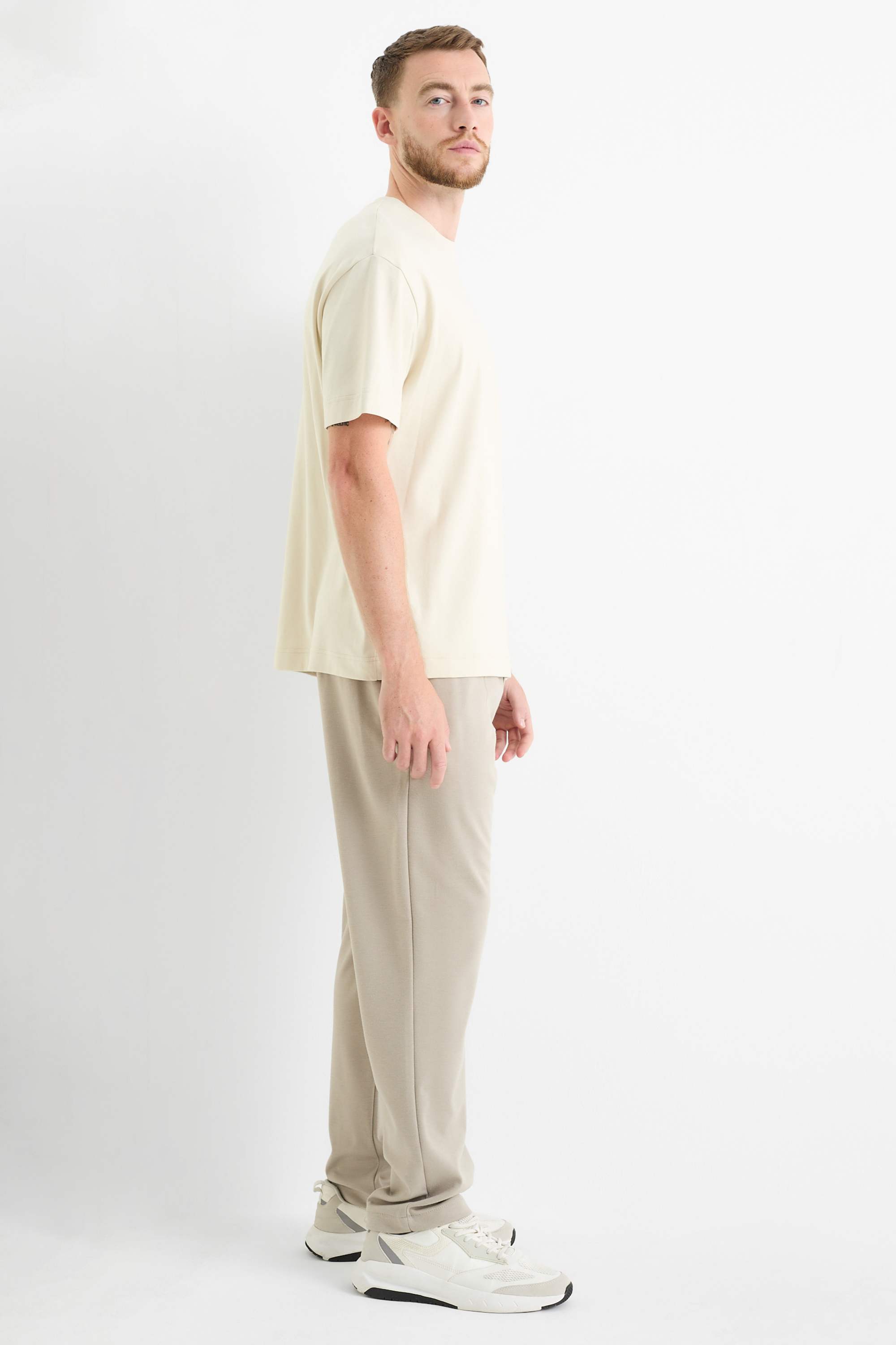 Chinos - tapered fit beige