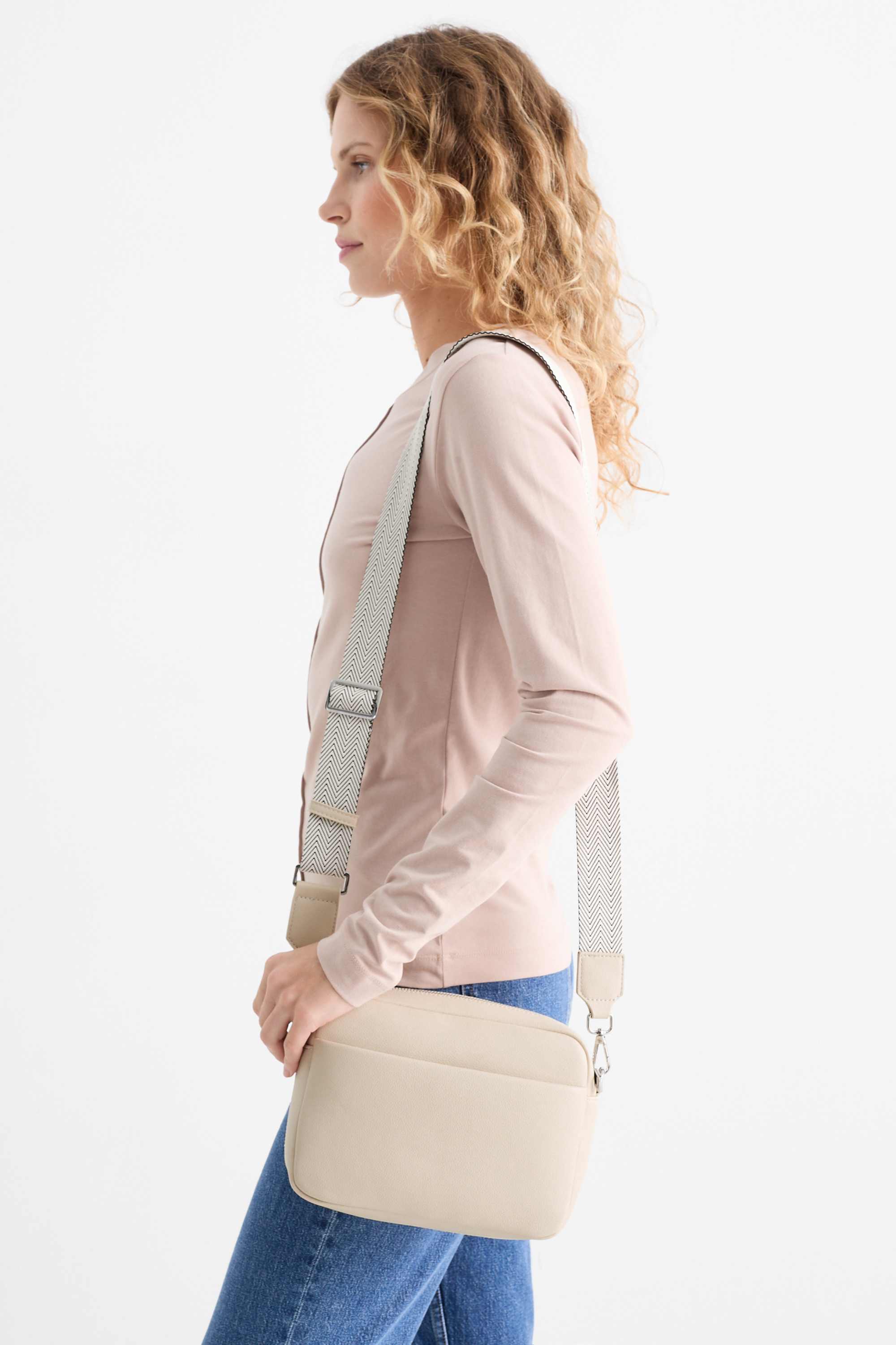 Crossbody bag with detachable bag strap - faux leather beige