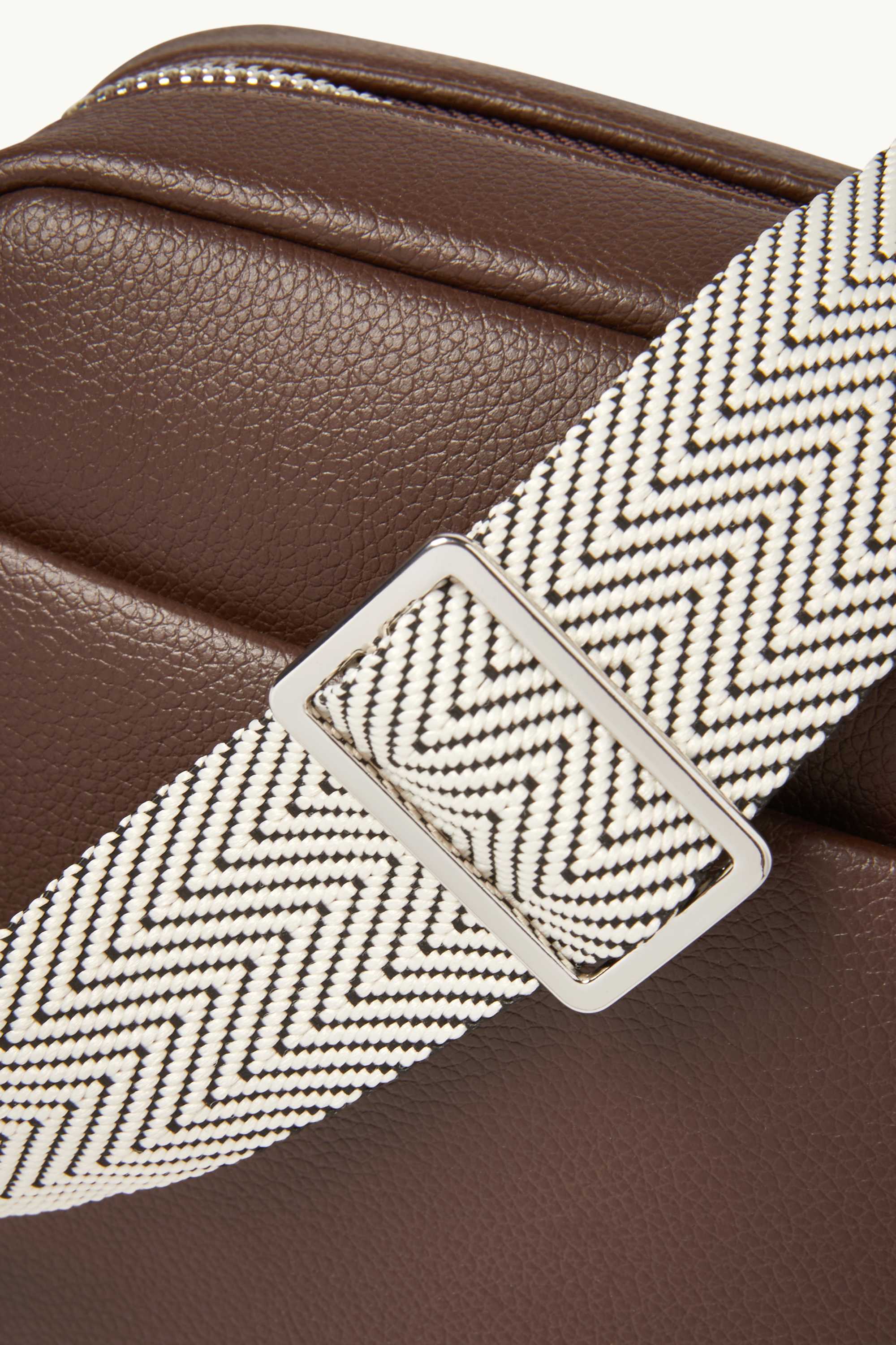 Crossbody bag with detachable bag strap - faux leather dark brown