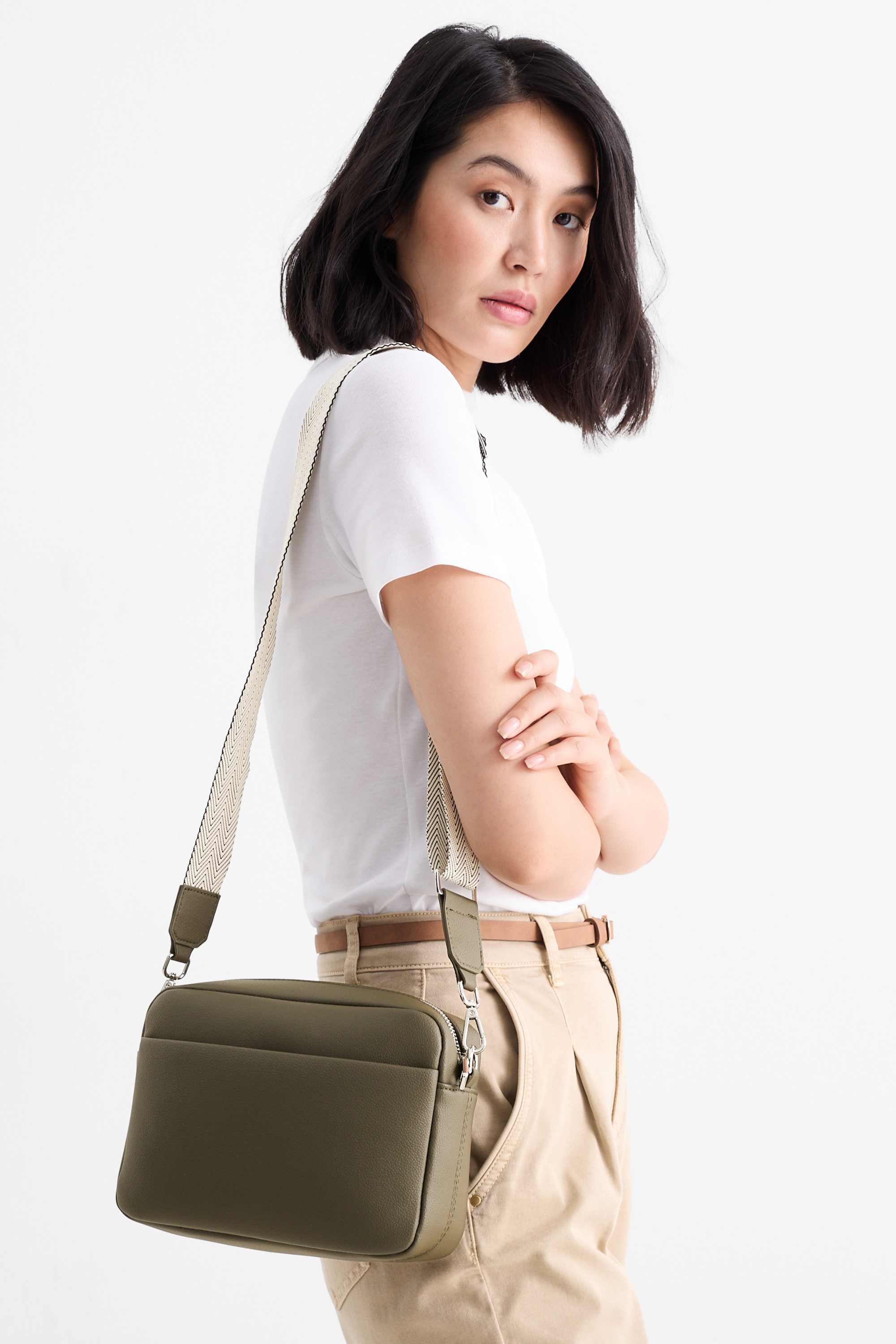 Crossbody bag with detachable bag strap - faux leather green