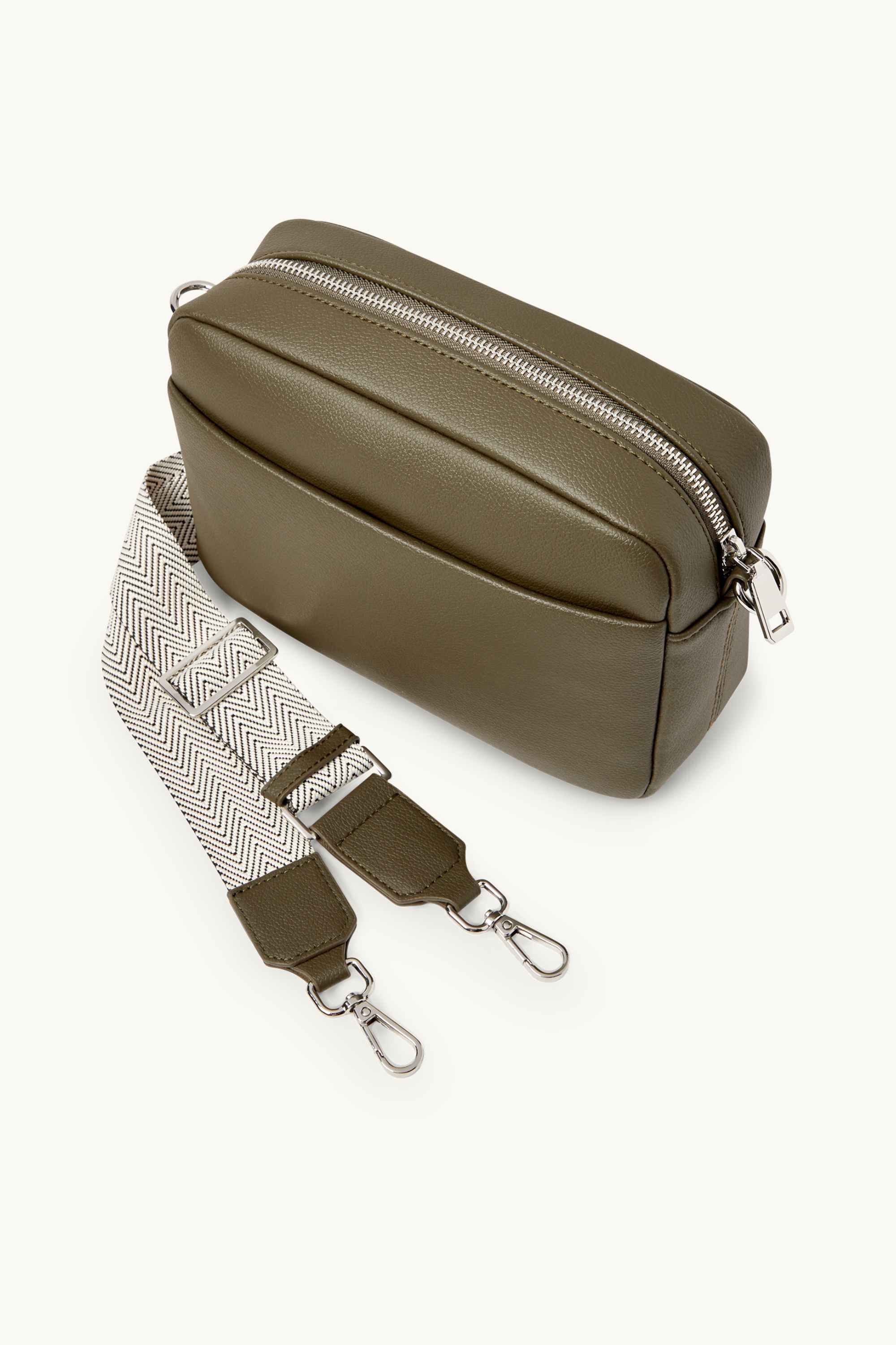 Crossbody bag with detachable bag strap - faux leather green