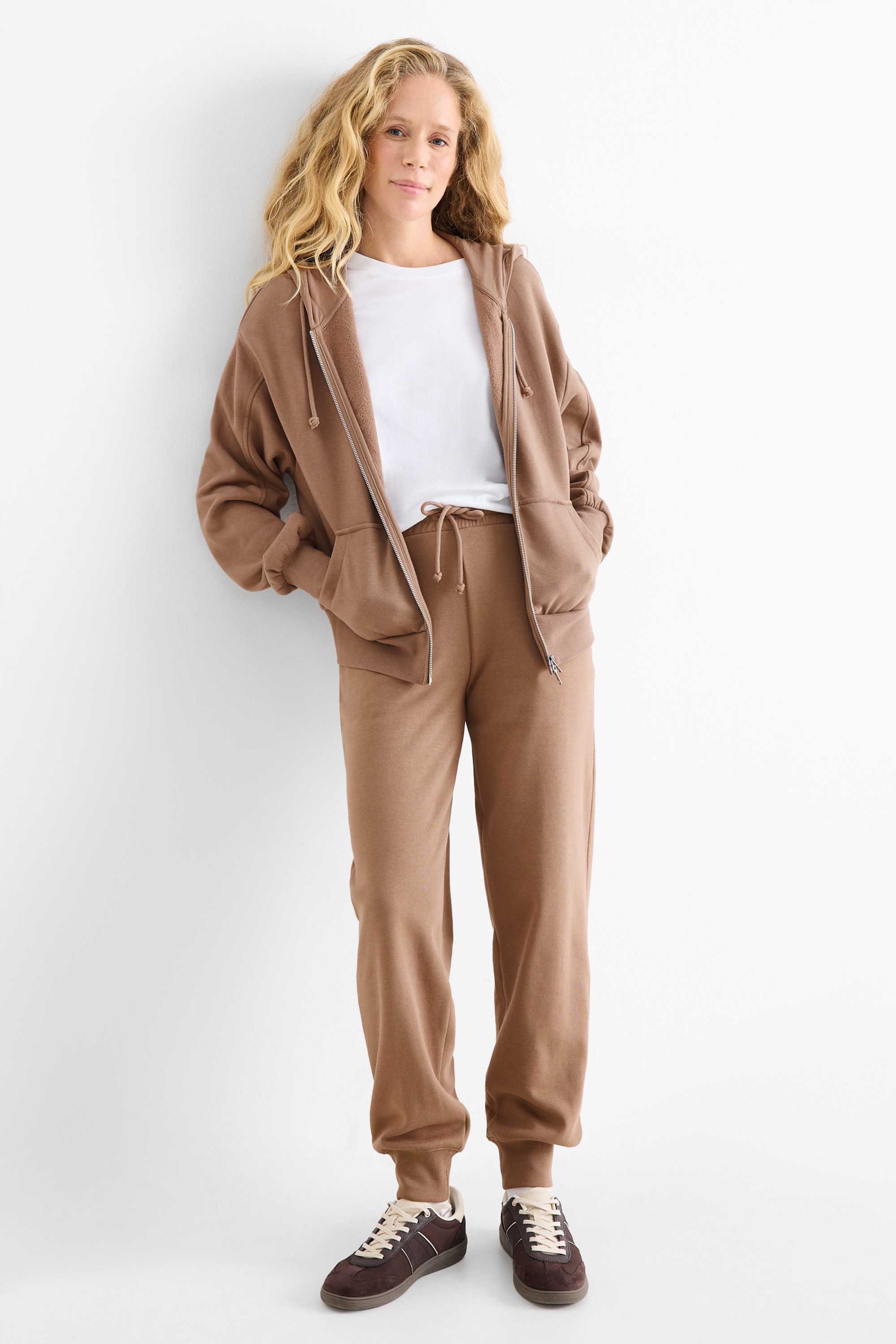 Joggers brown
