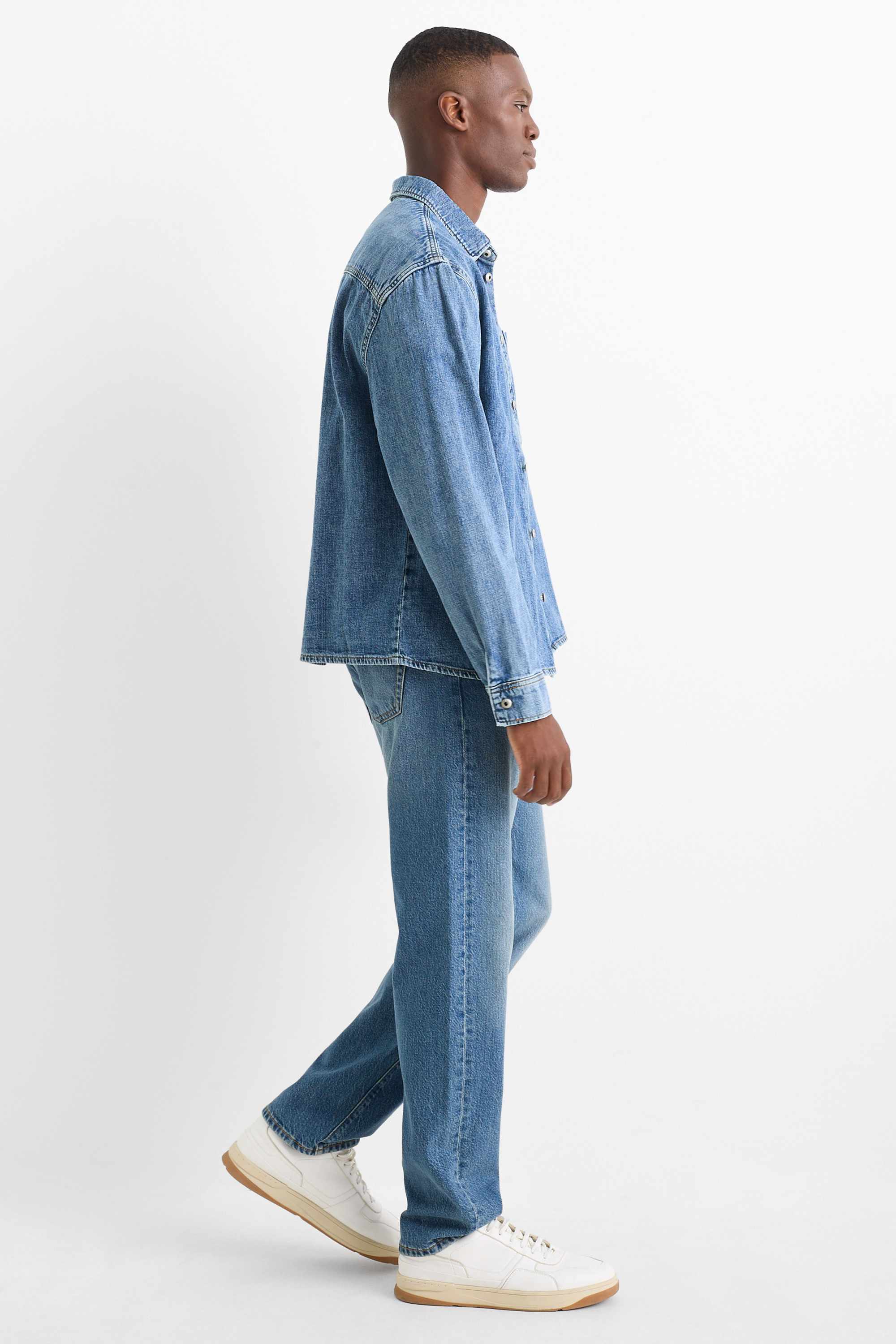 Regular jeans with button fly blue denim