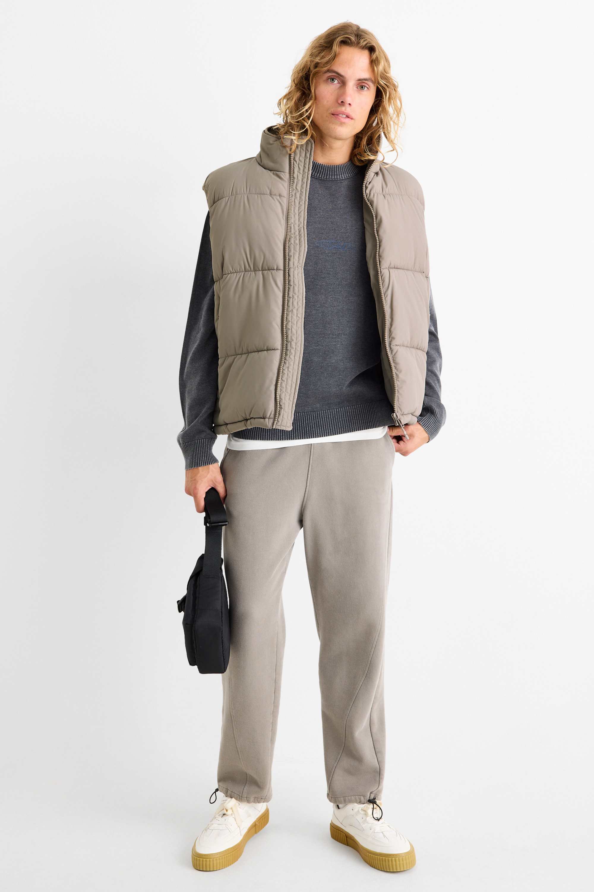 Quilted gilet taupe