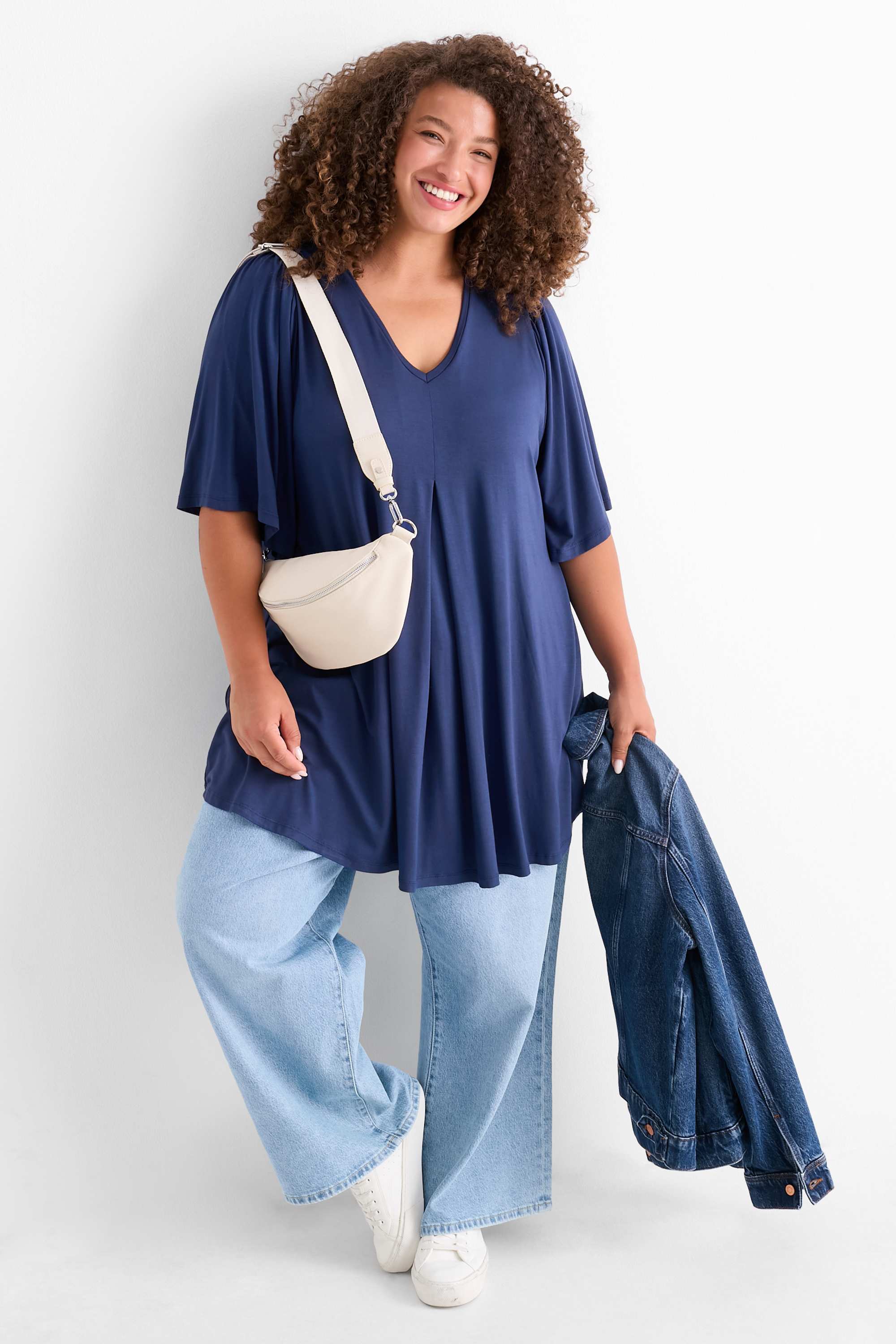 V-neck T-shirt dark blue