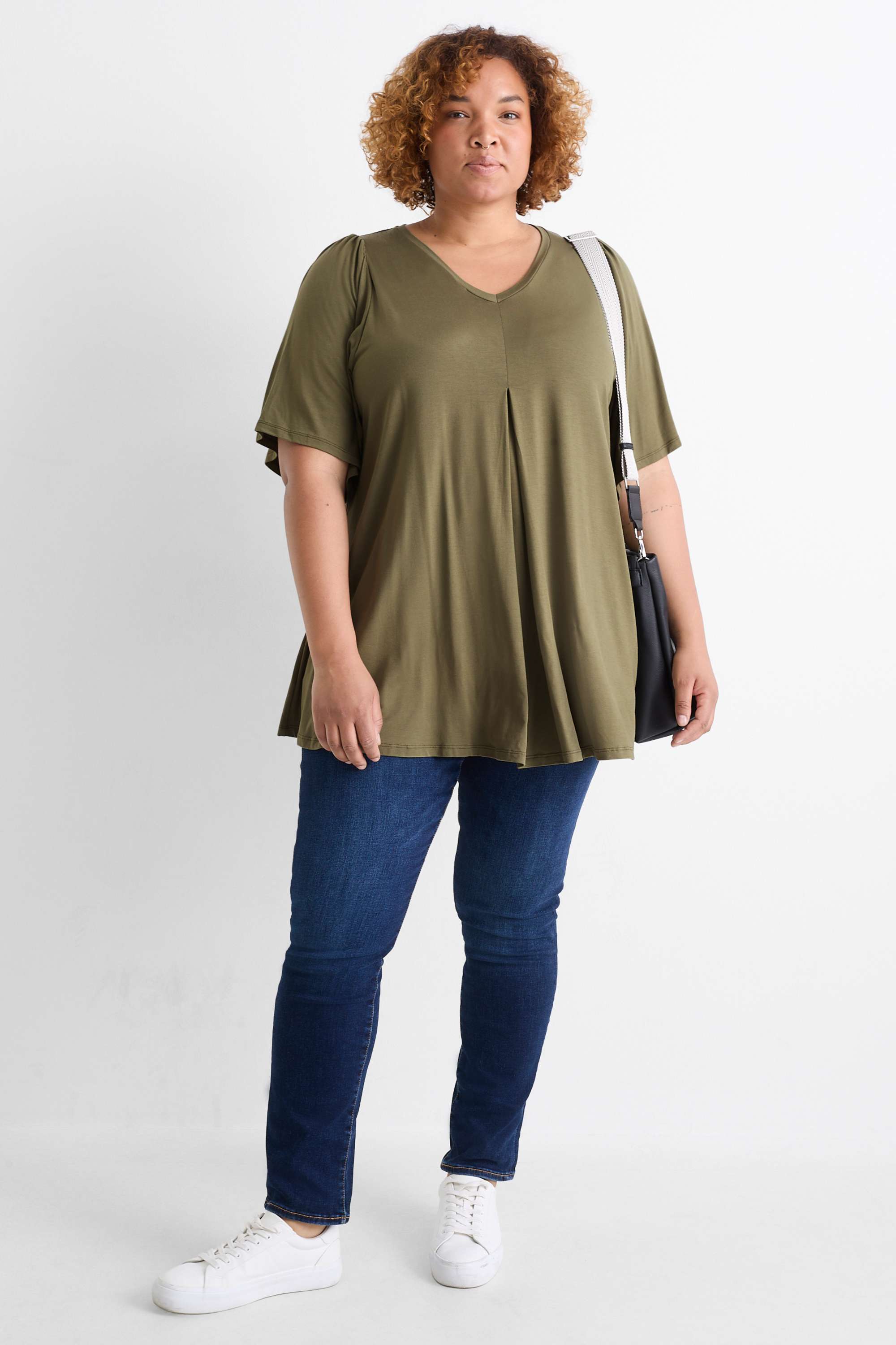 V-neck T-shirt khaki