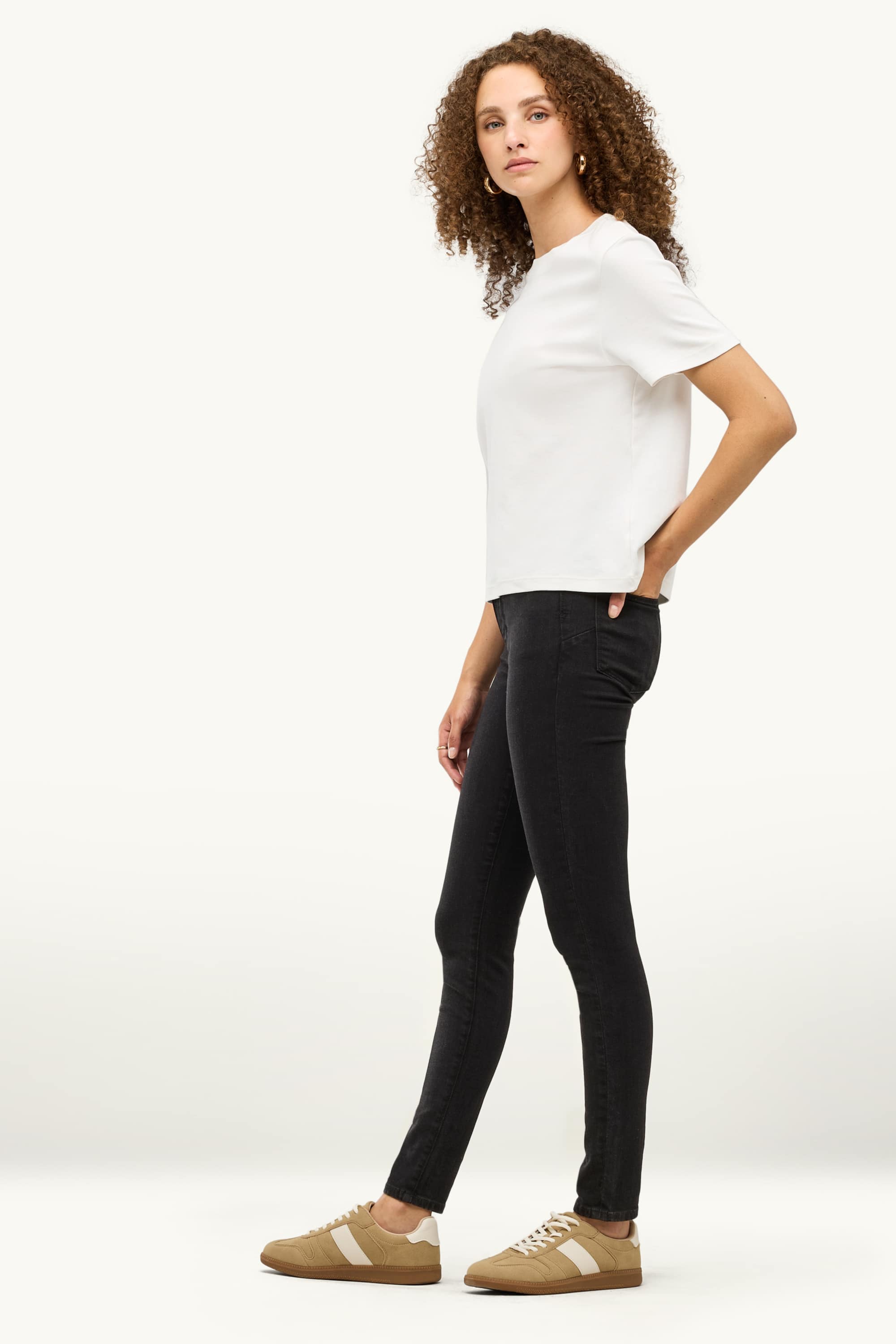 Skinny jeans - mid-rise waist - shaping jeans black