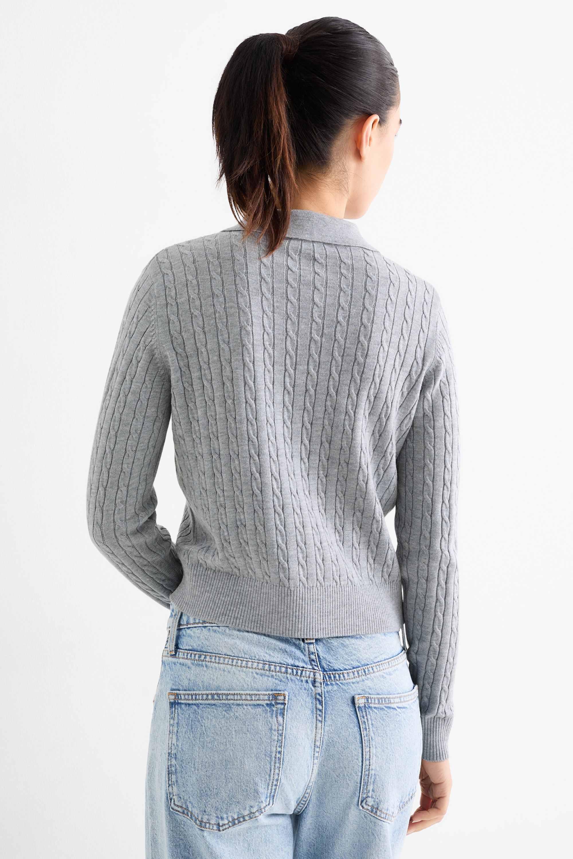 Jumper - cable knit pattern light gray
