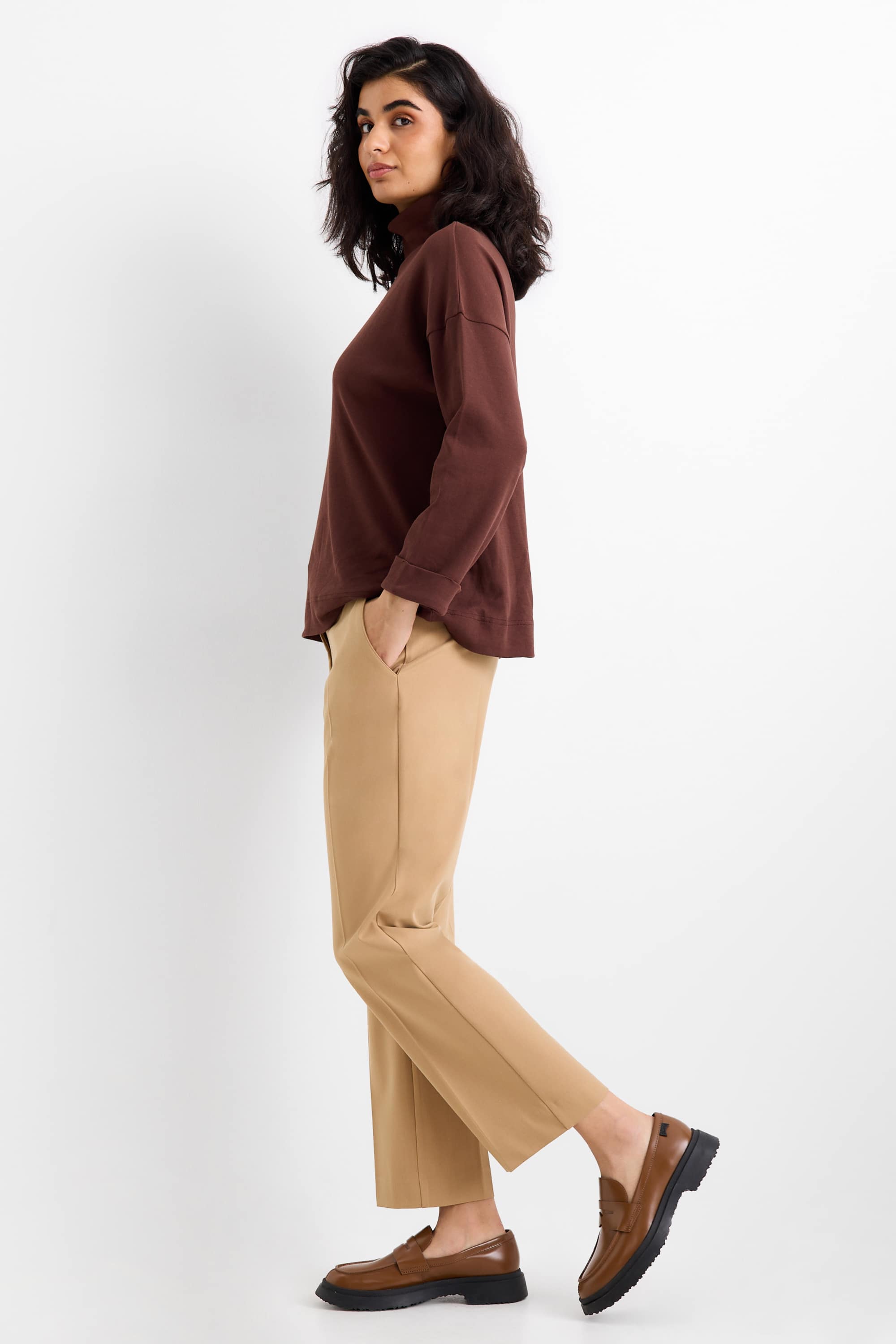 Cloth trousers - mid-rise waist - straight fit beige