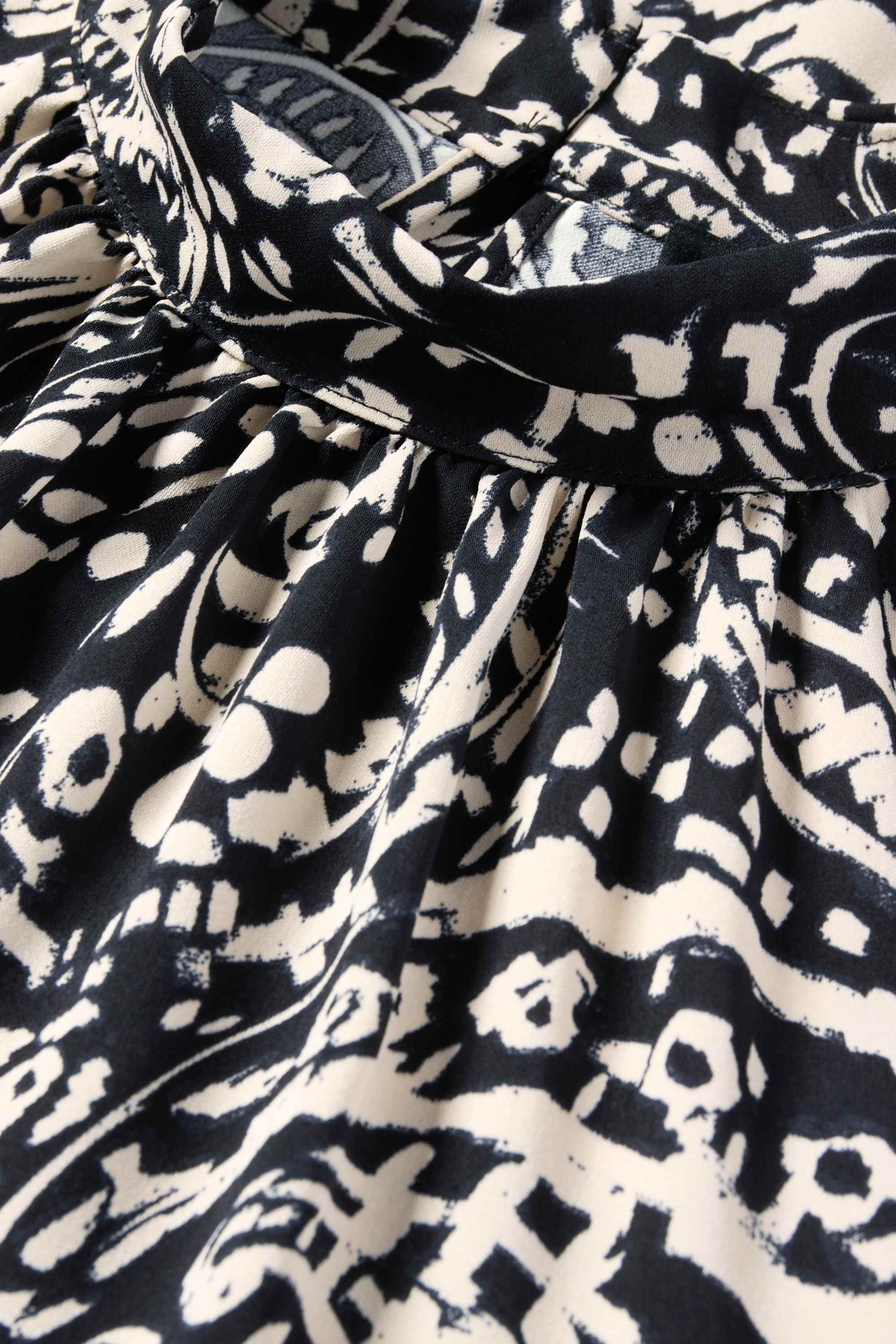 Blouse - patterned black / beige