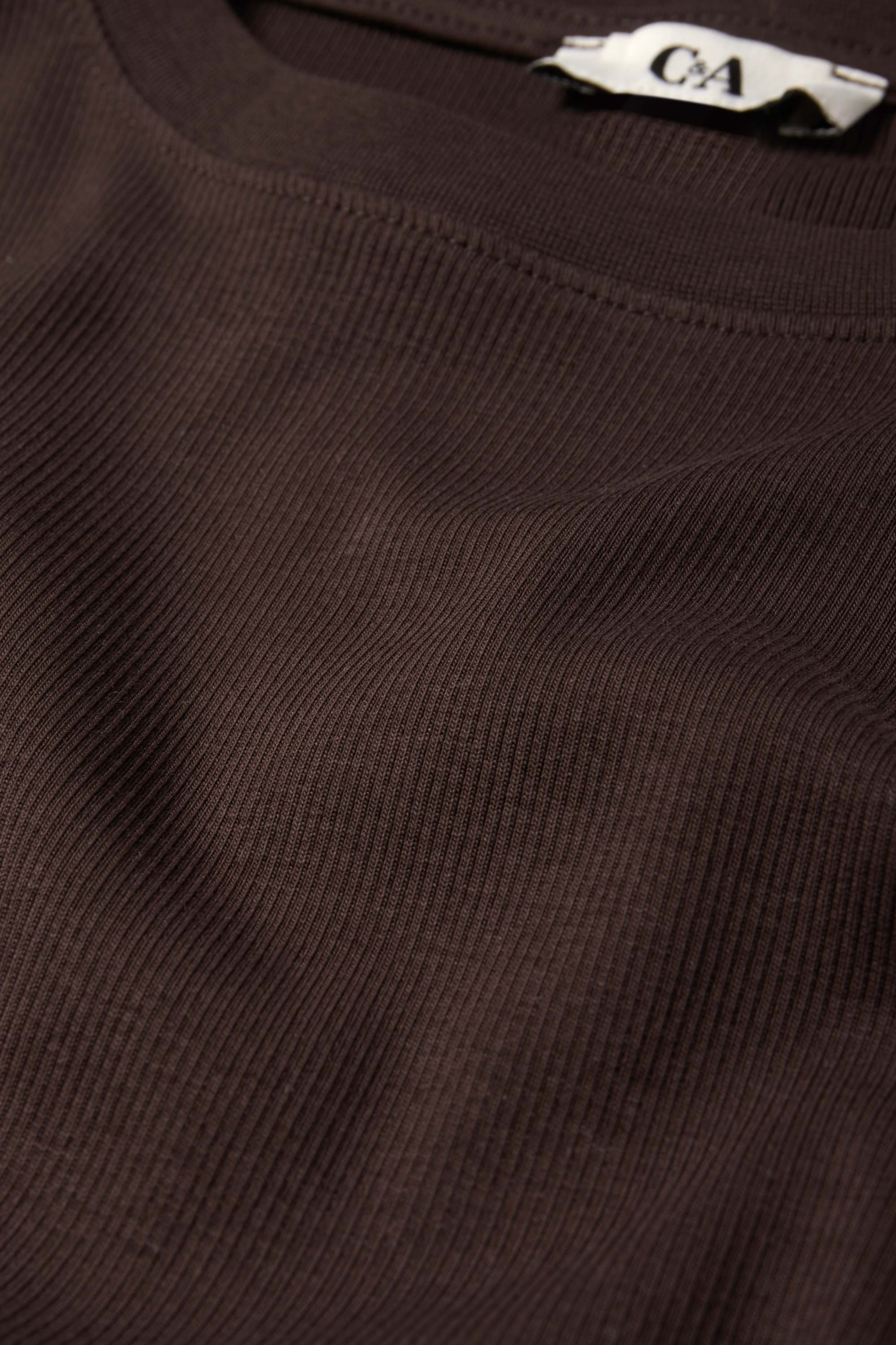 Cropped long sleeve top - ribbed dark brown