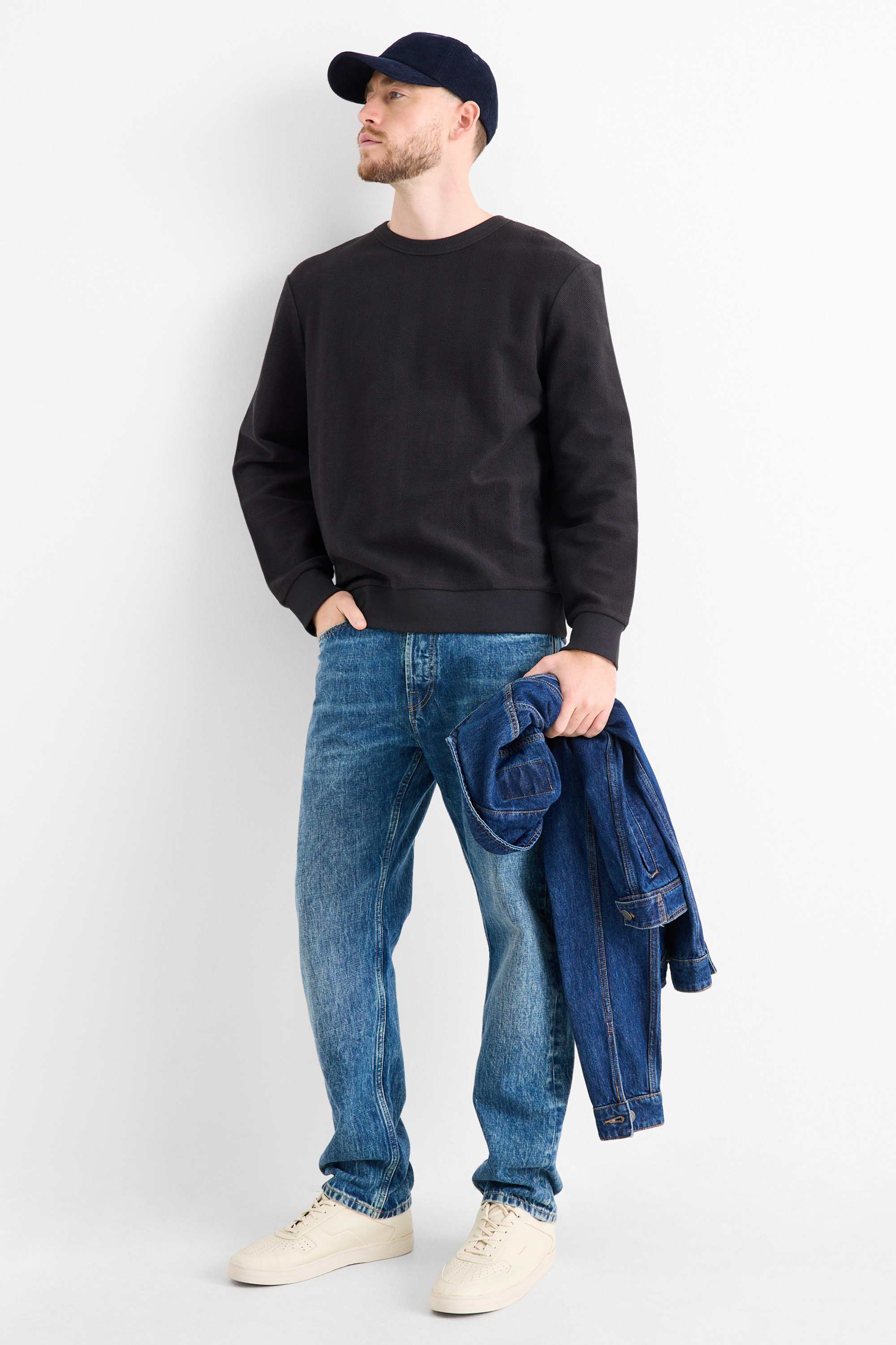Sweatshirt - textured black