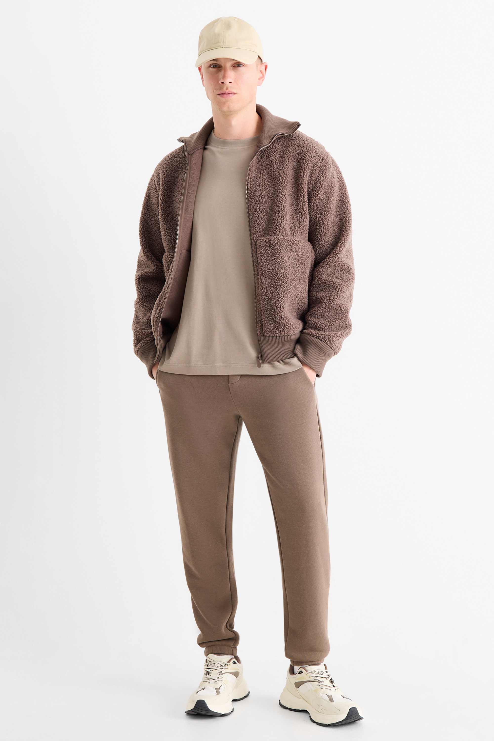 Joggers brown
