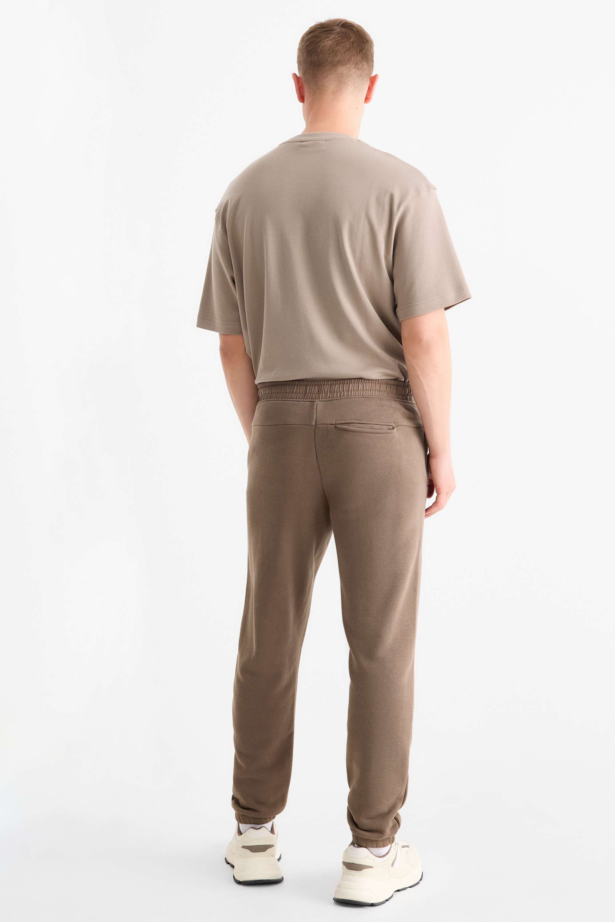 Joggers brown
