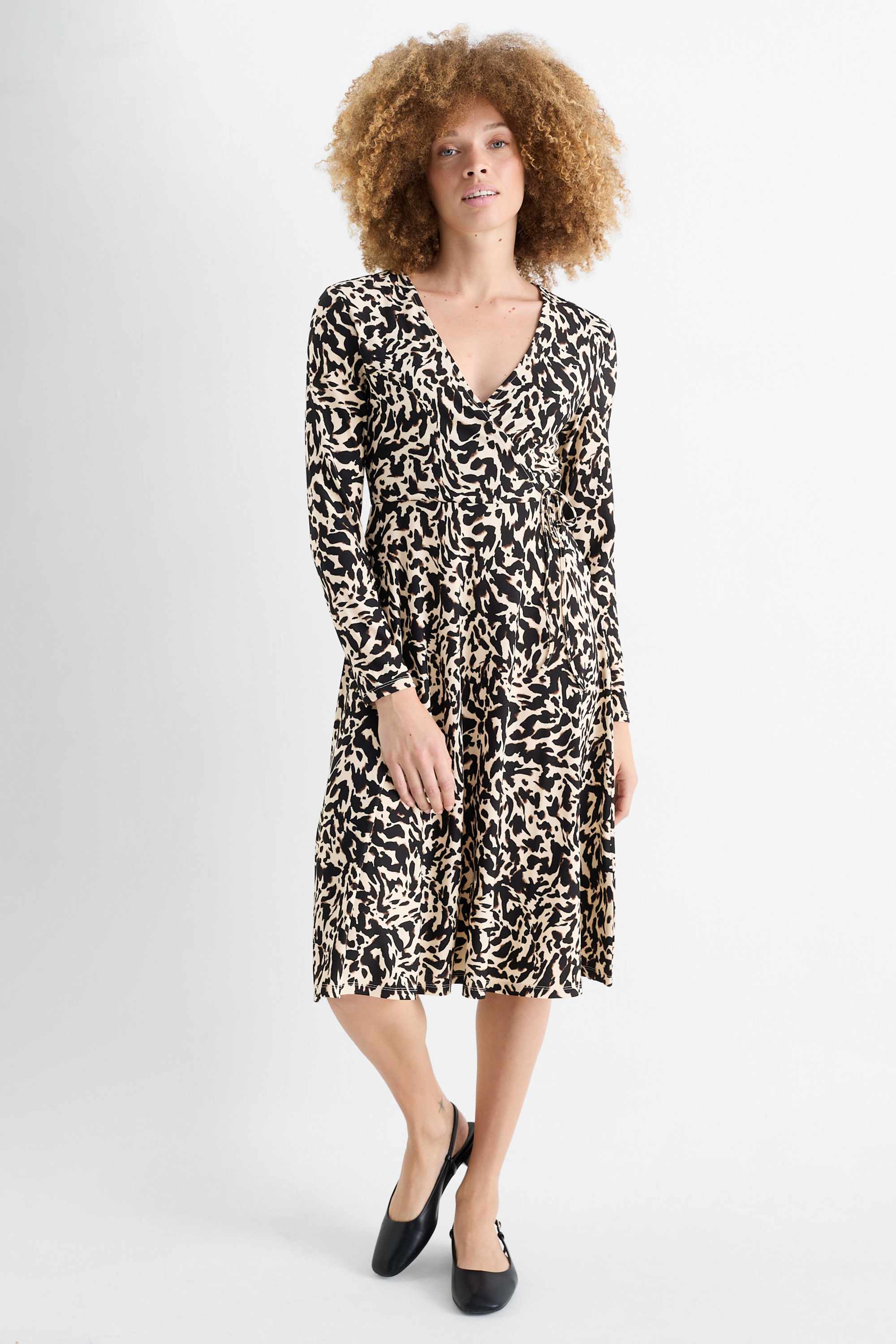 Wrap dress - patterned black / beige