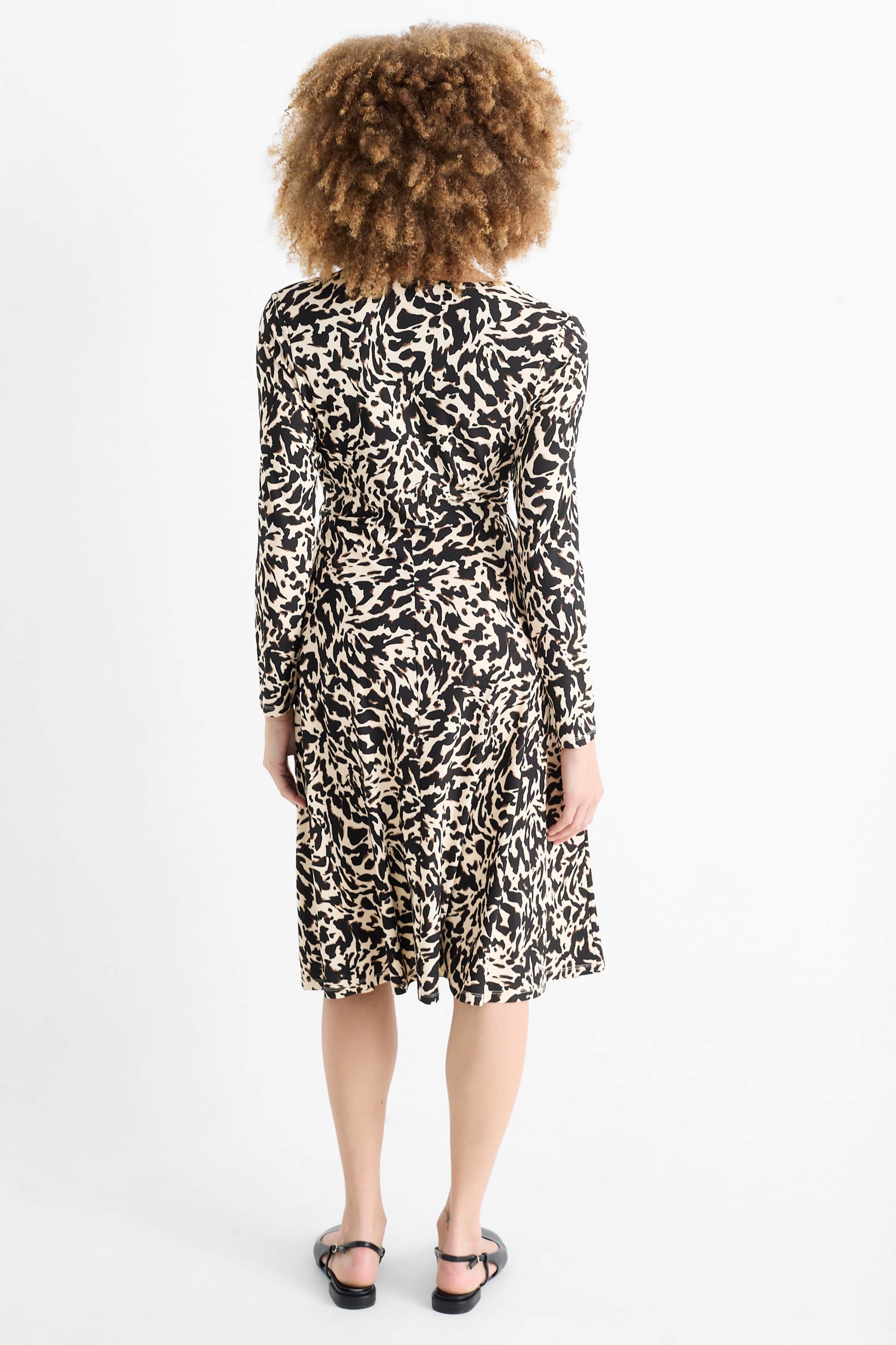 Wrap dress - patterned black / beige