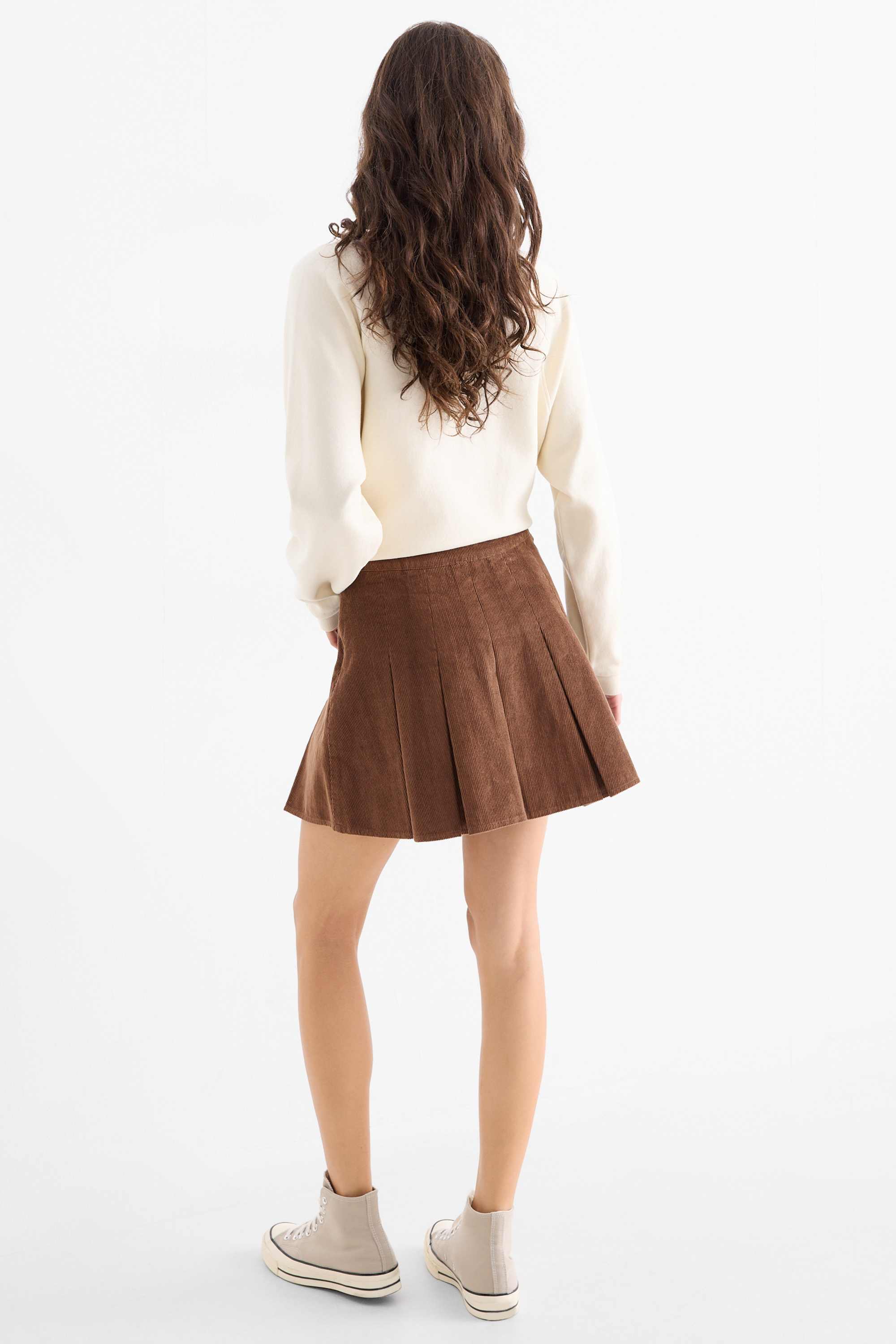 Corduroy pleated skirt brown