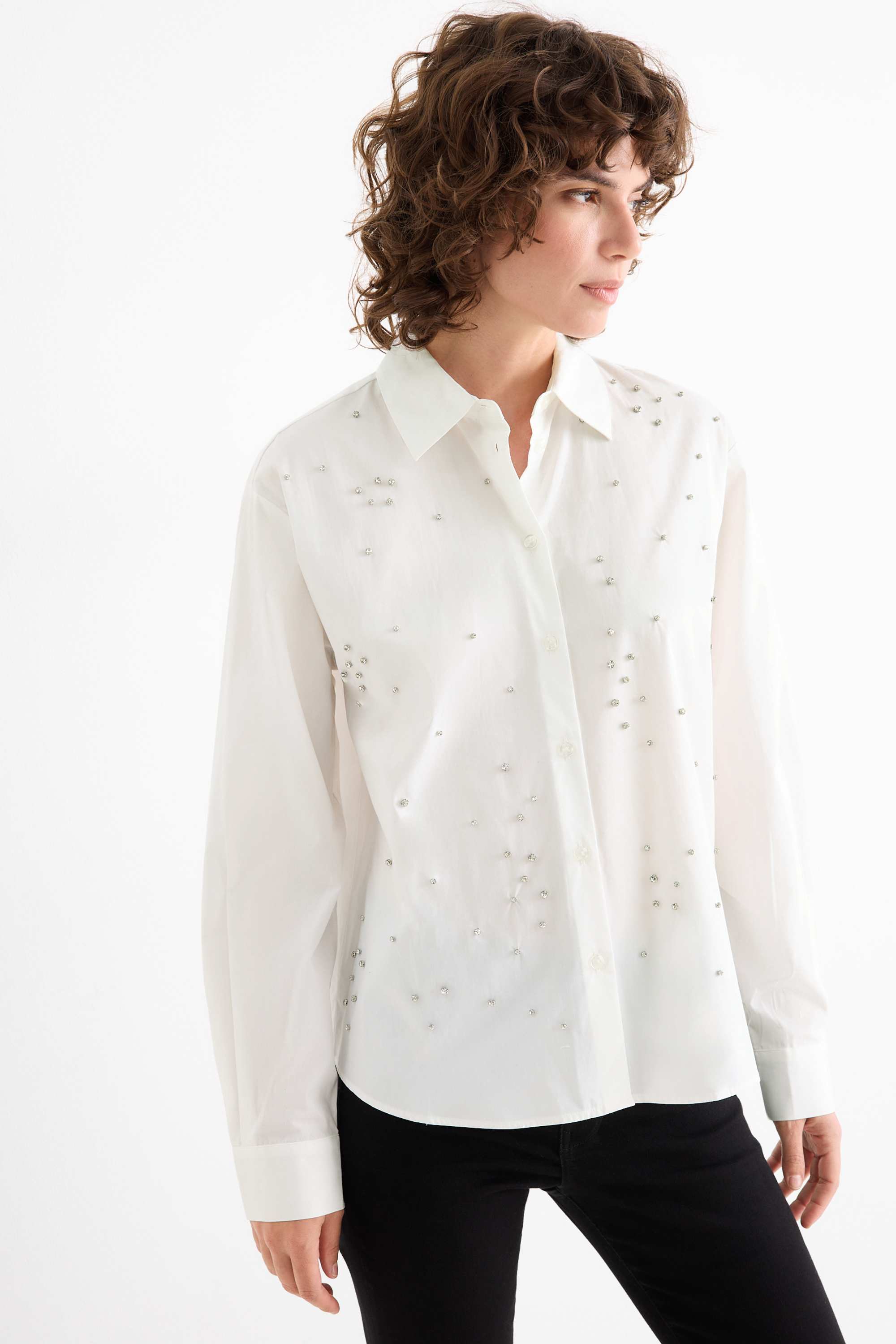 Blouse with rhinestones white