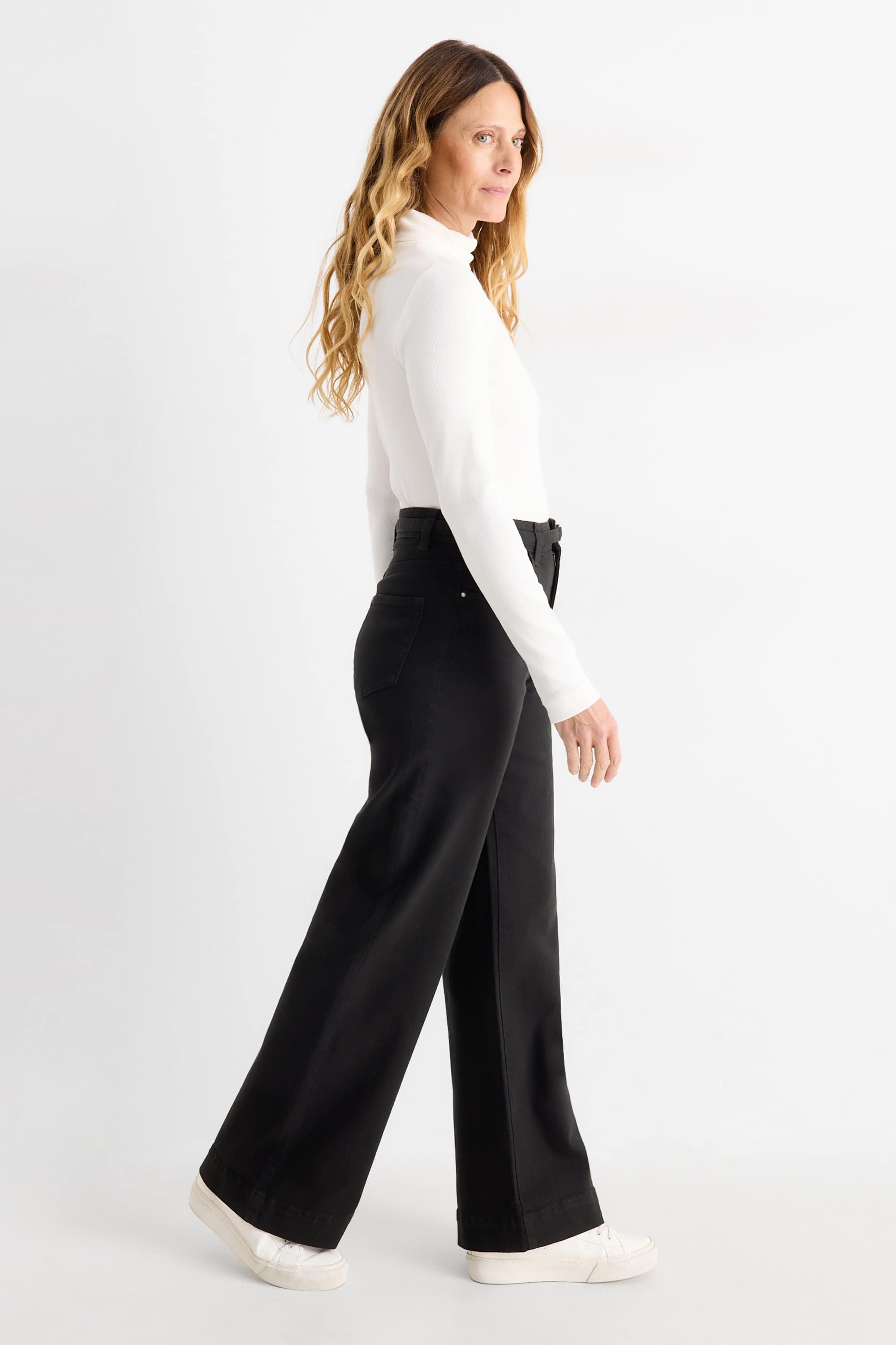 Cloth trousers with belt - high-rise waist - wide leg black