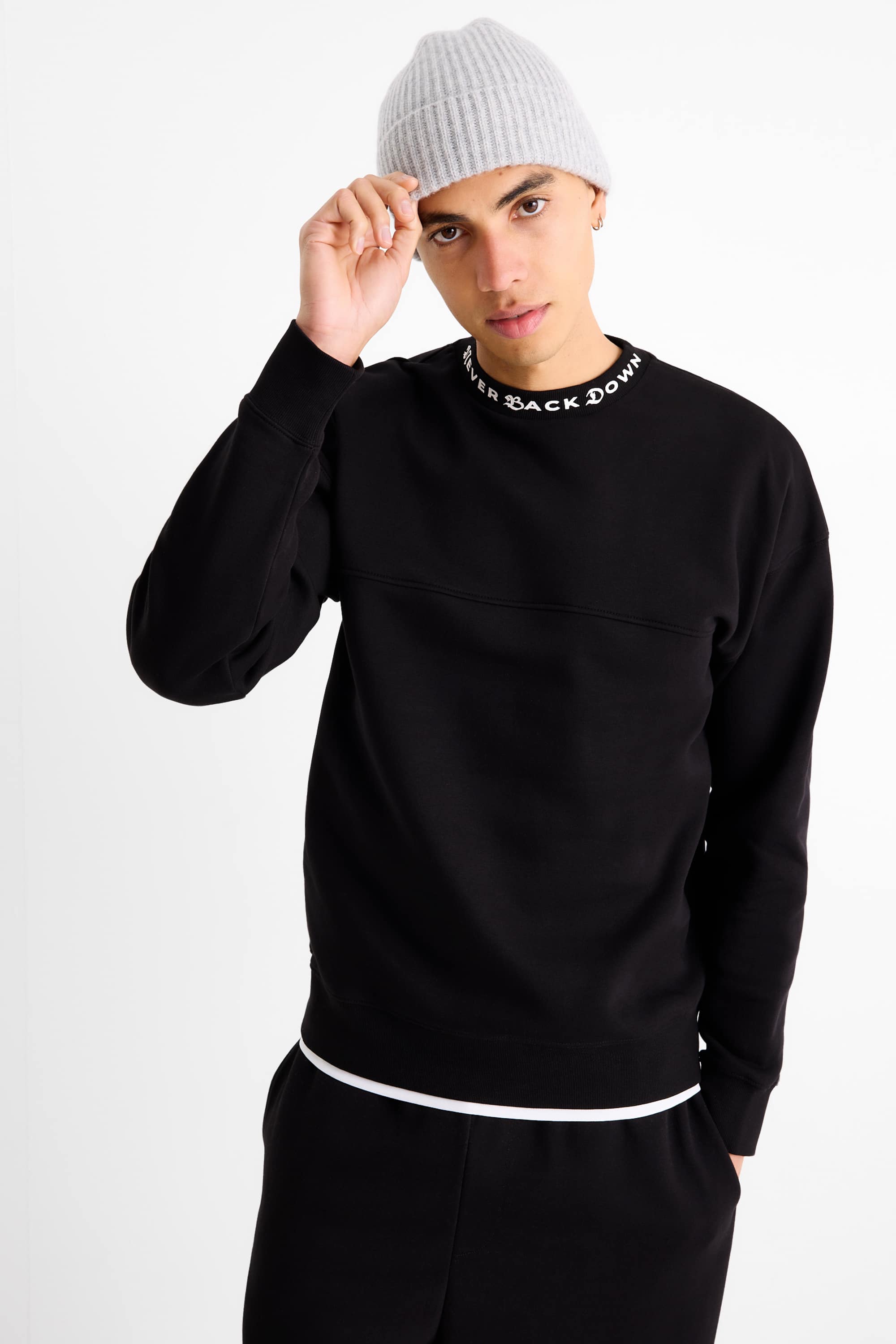 Sweatshirt black
