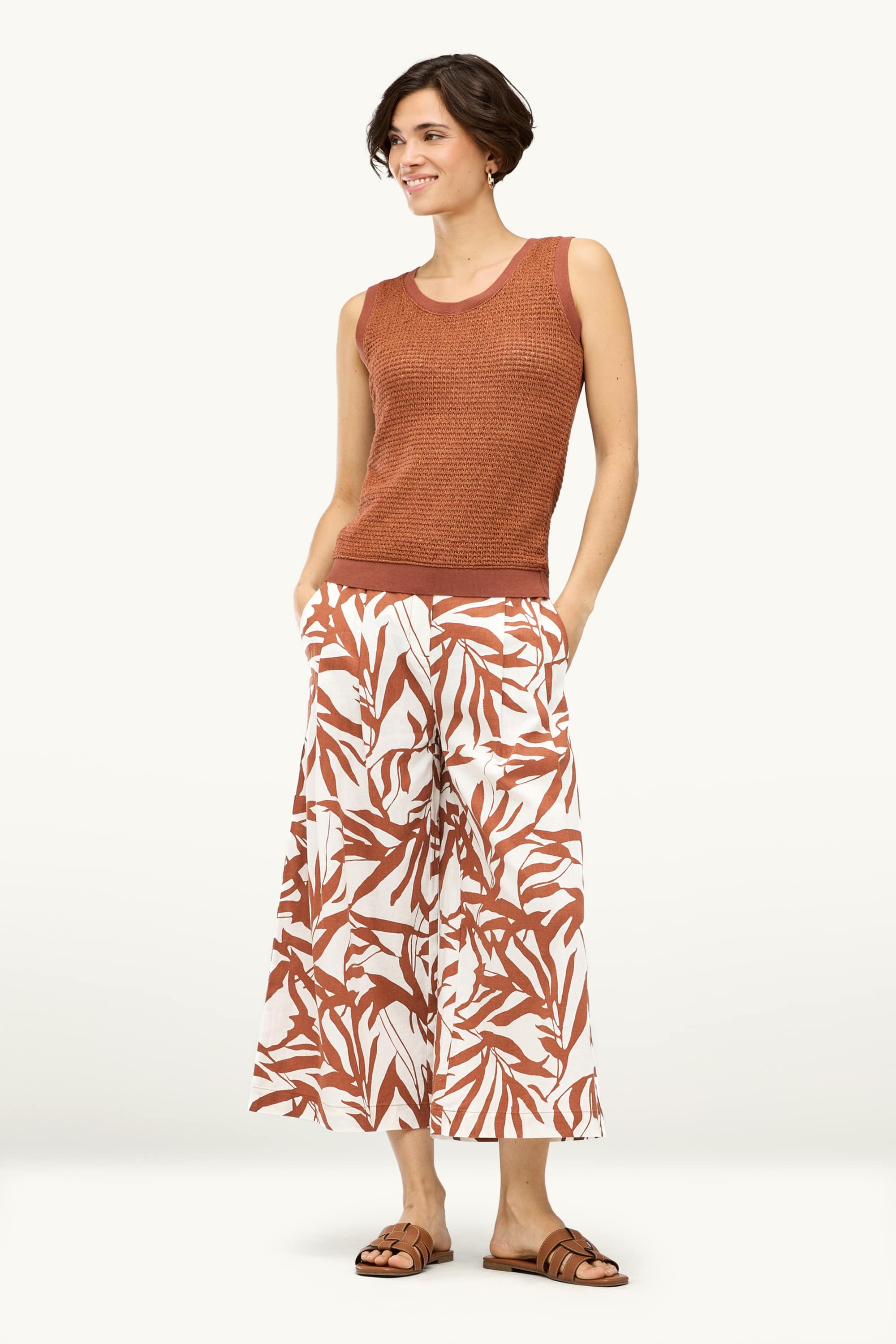 Cloth trousers - mid-rise waist - wide leg - linen blend - patterned white