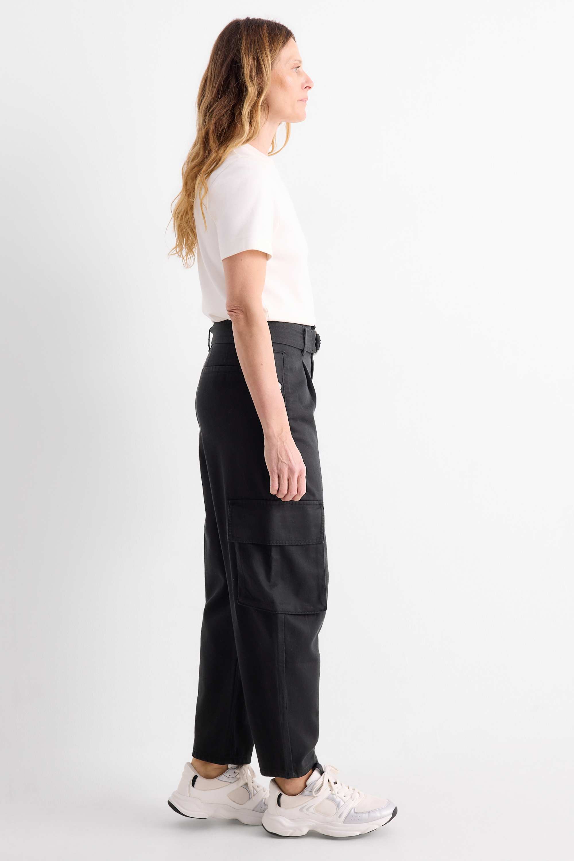 Cargo trousers with belt - high-rise waist - tapered fit black