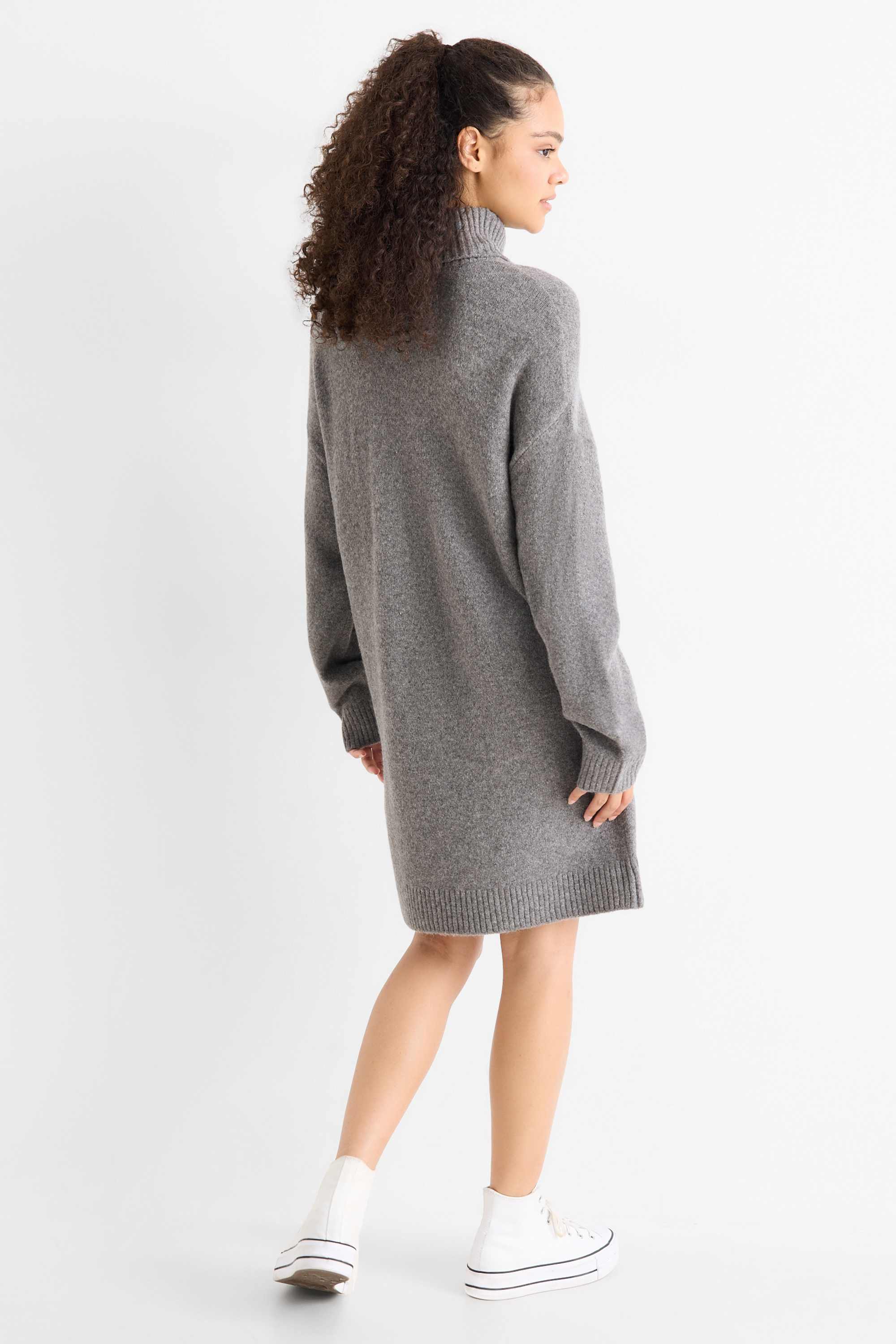 Knitted dress gray
