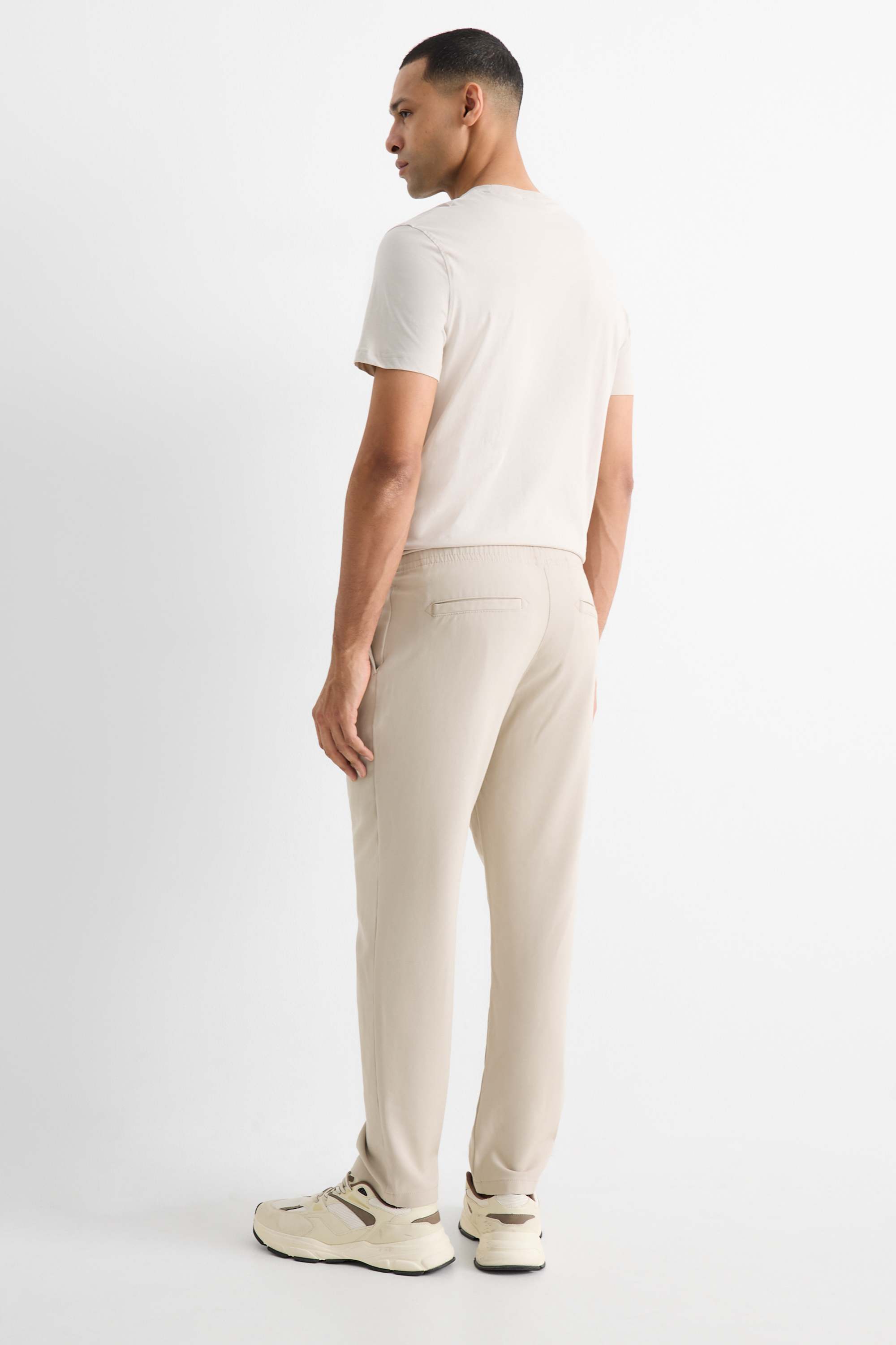 Chinos - tapered fit light beige