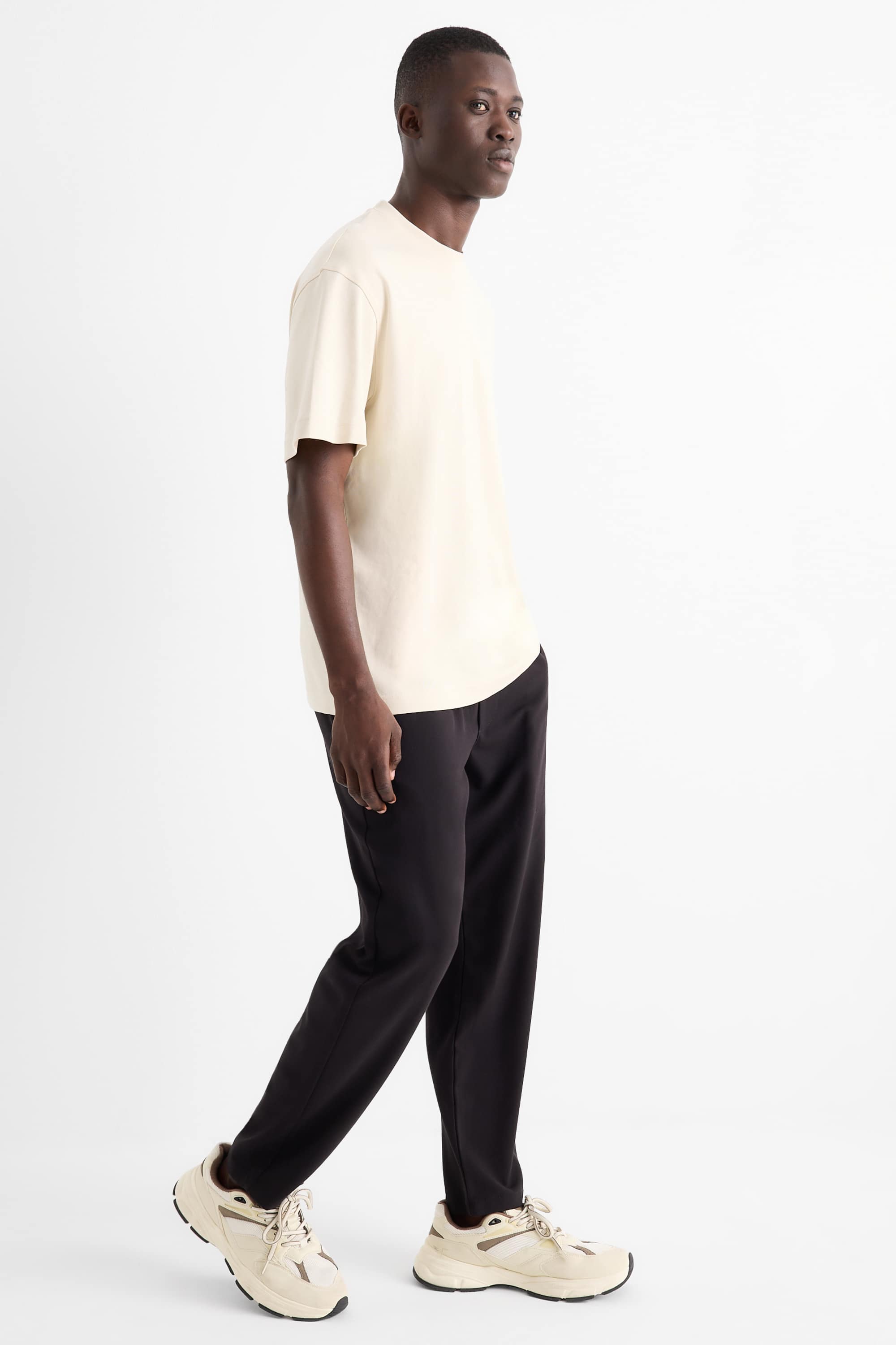 Chinos - tapered fit black