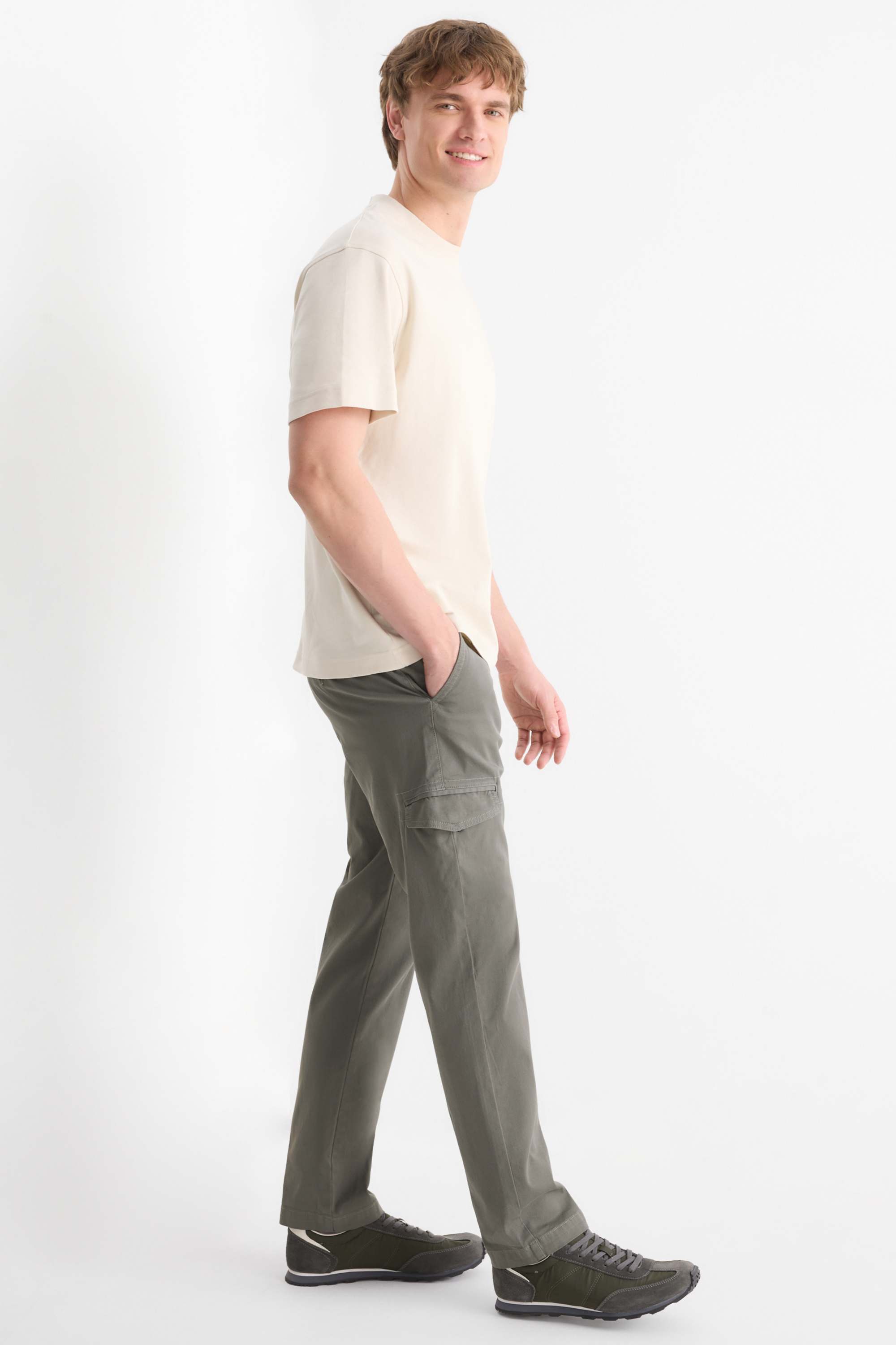 Cargo trousers - tapered fit - textured dark gray