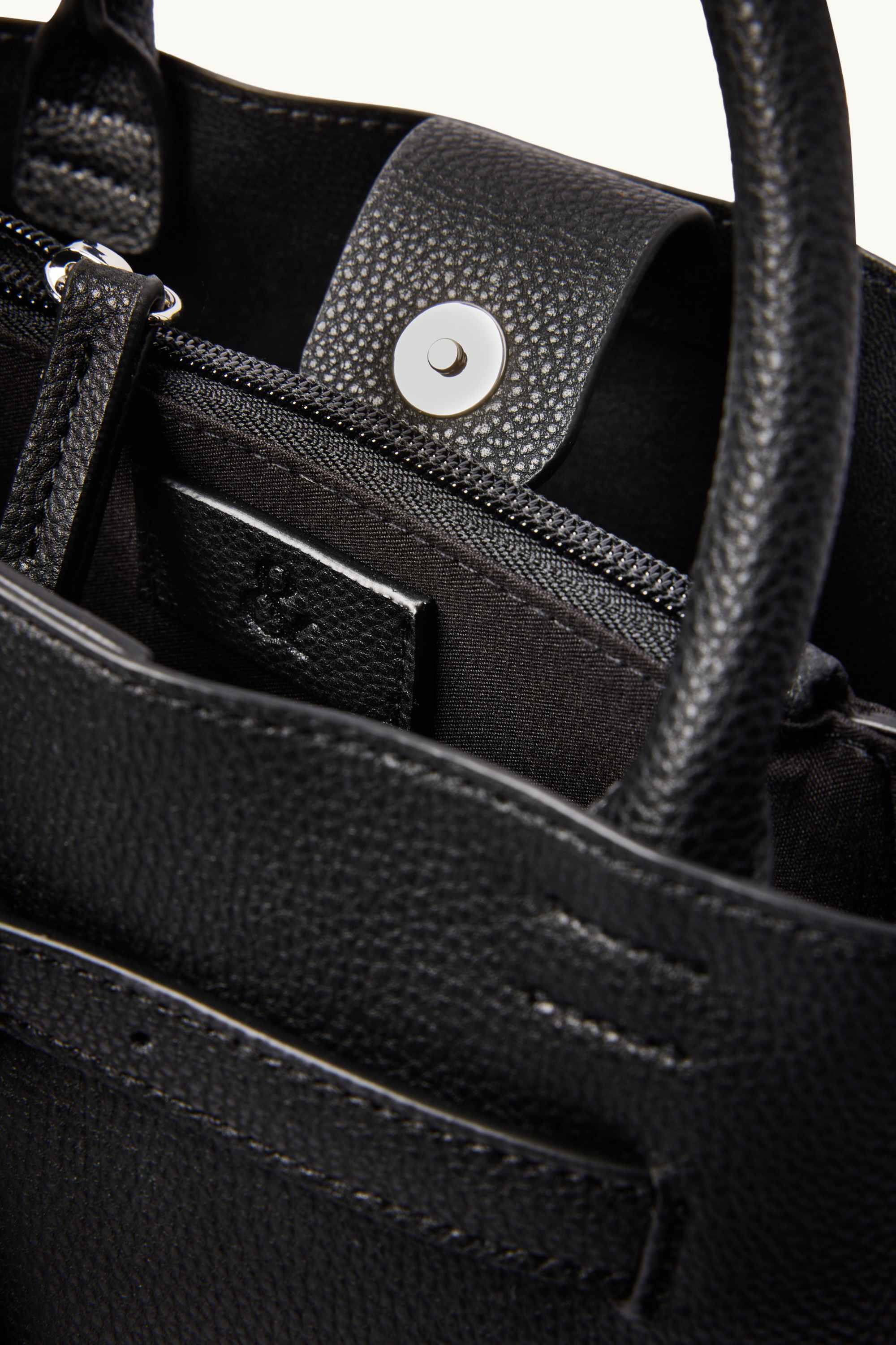 Small shopper with detachable bag strap - faux leather black