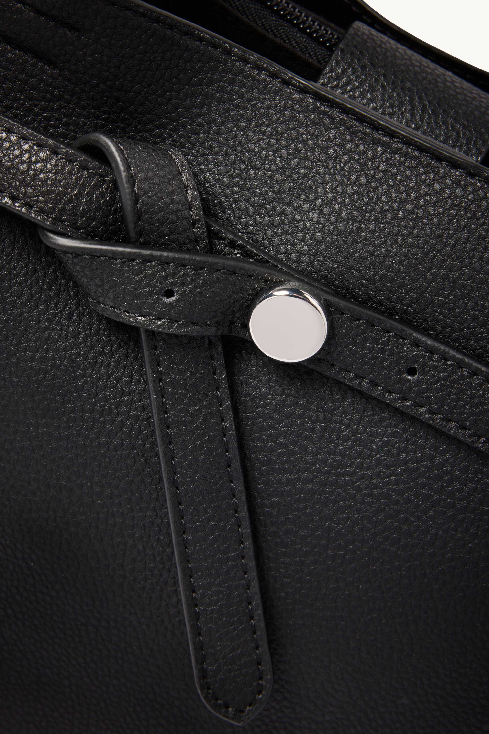 Small shopper with detachable bag strap - faux leather black