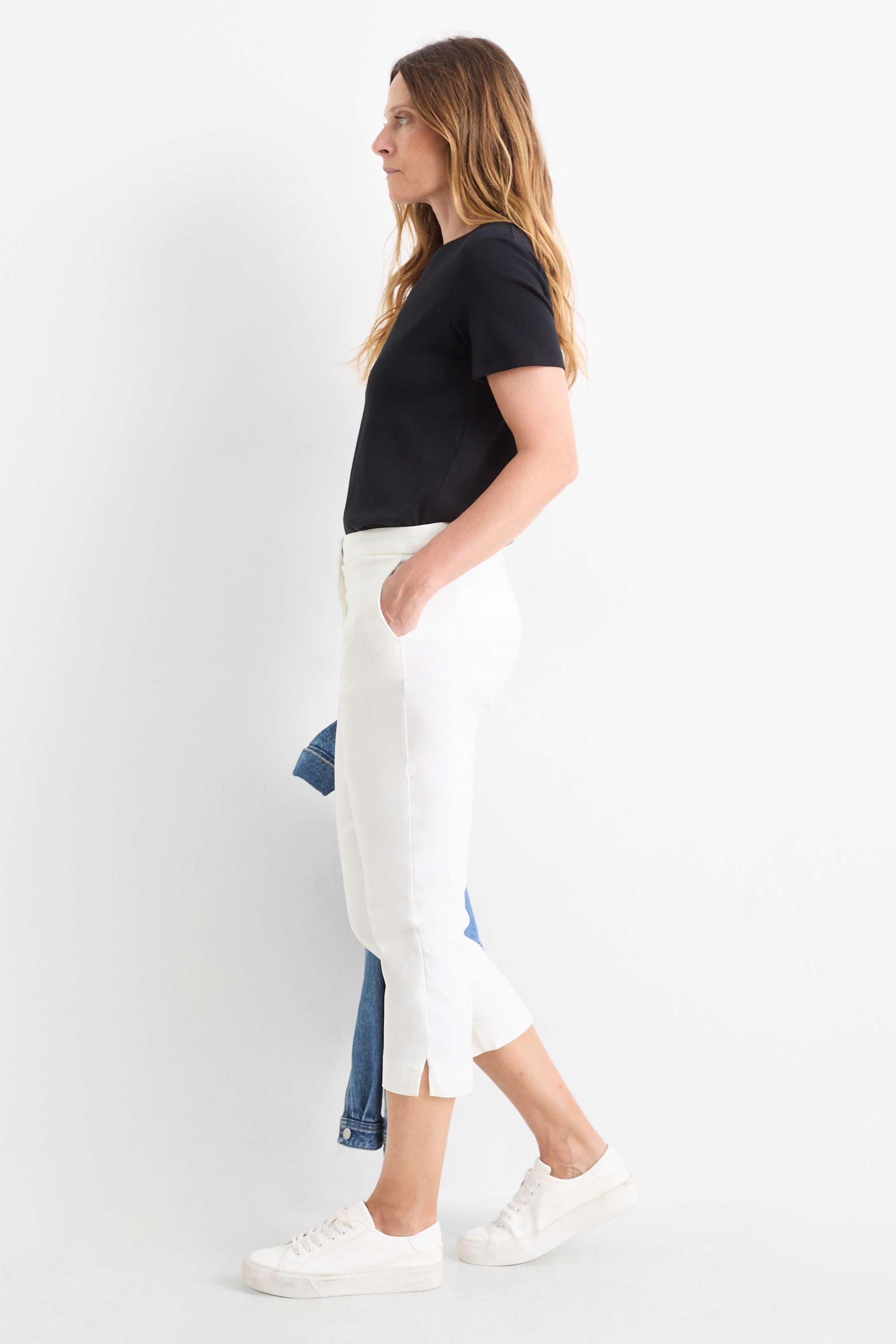 Capri trousers - mid-rise waist - slim fit cremewhite