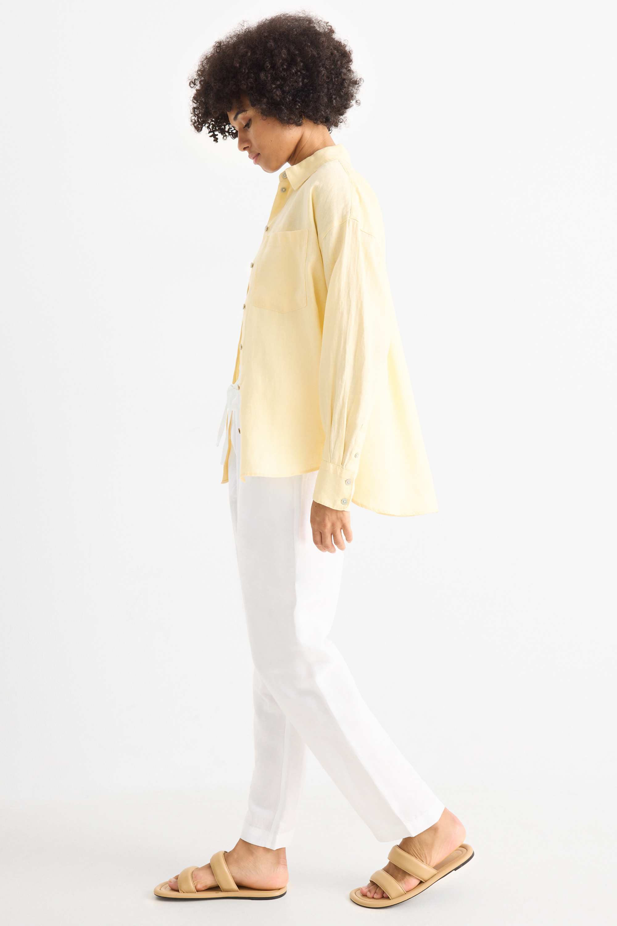 Cloth trousers - mid-rise waist - tapered fit - linen blend white