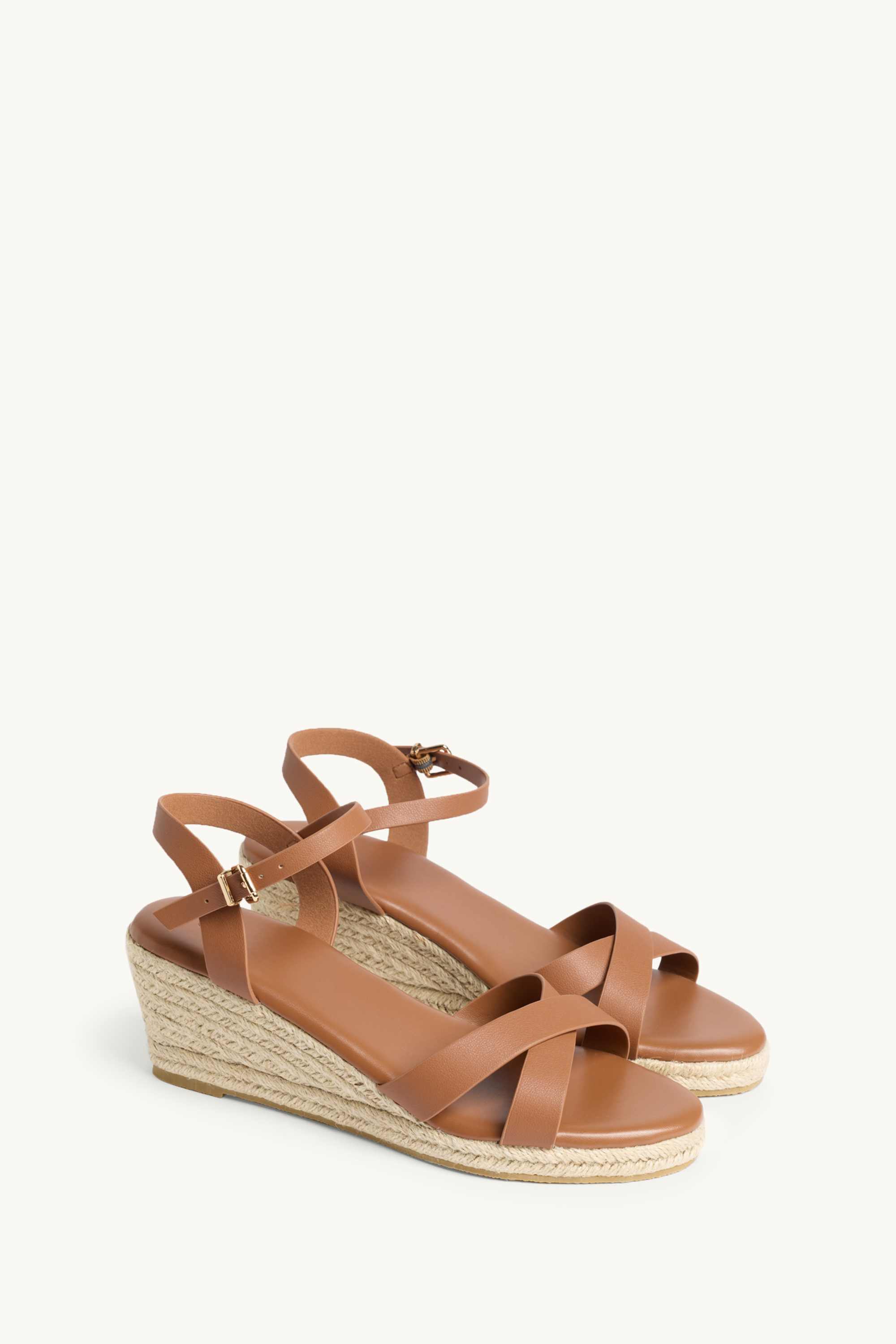 Wedge sandals brown