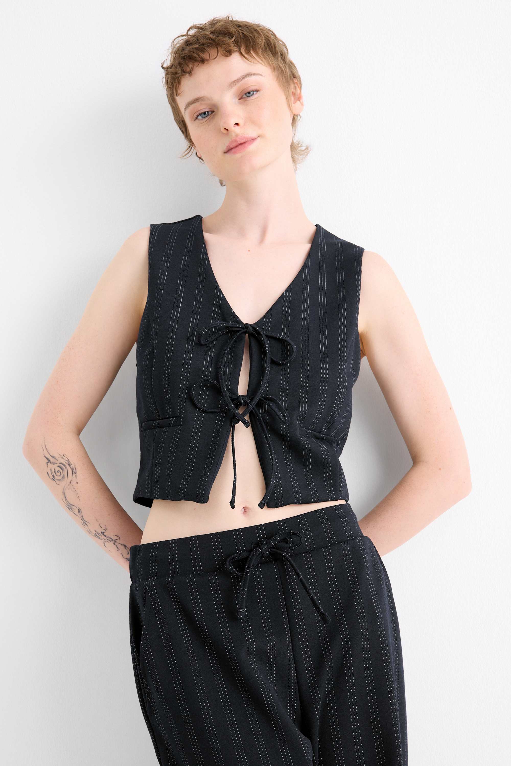 Waistcoat - fitted - pinstripes dark blue