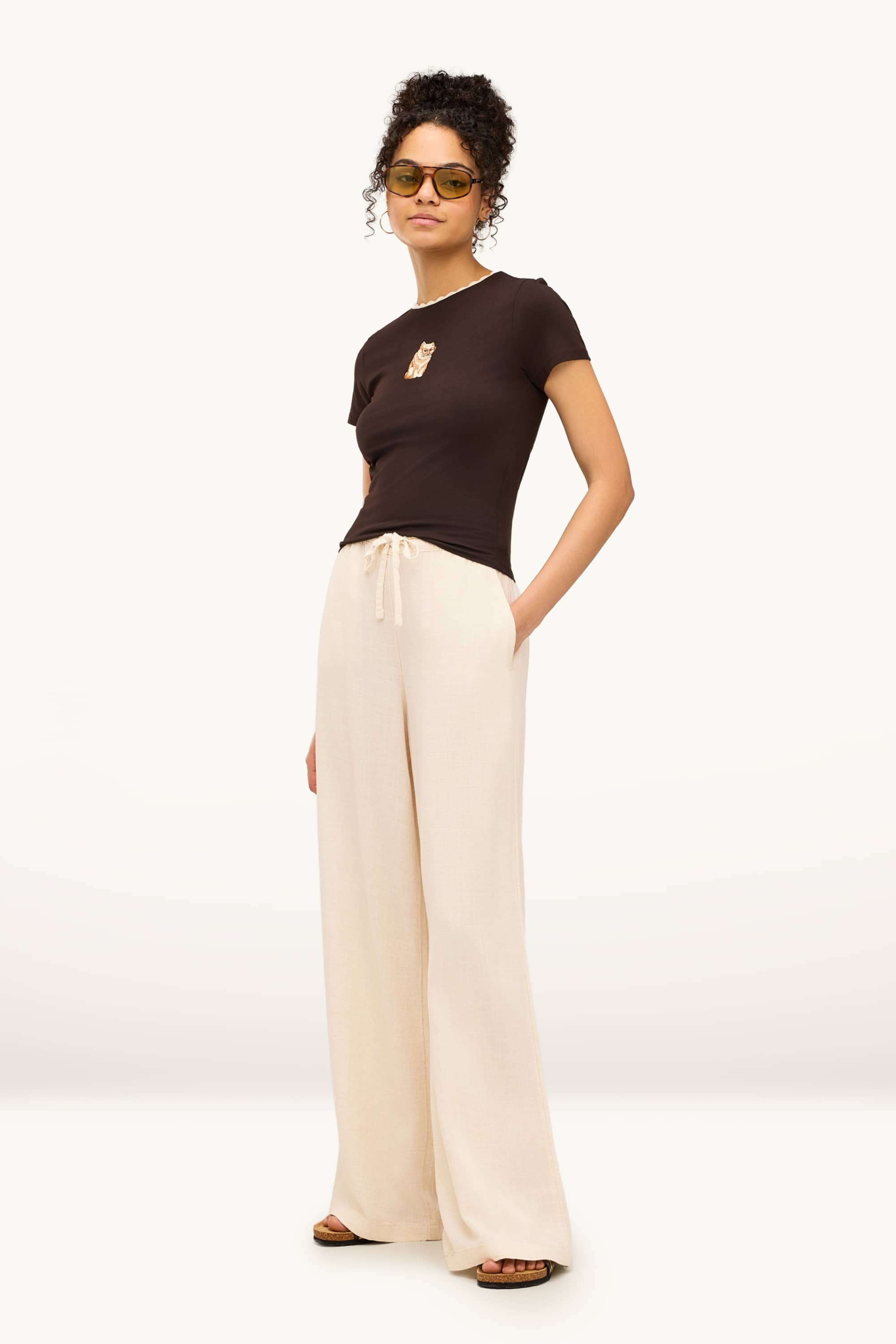 Cloth trousers with linen content - mid-rise waist - loose fit creme