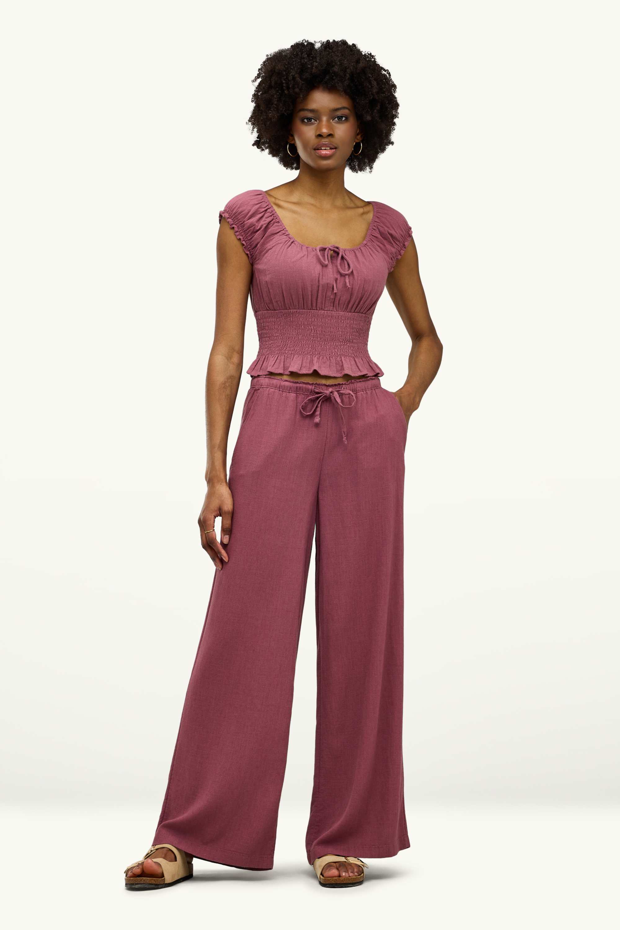 Cloth trousers with linen content - mid-rise waist - loose fit dark red